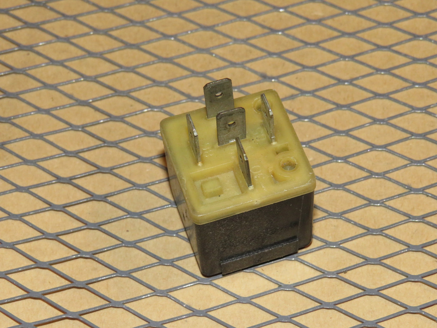 Ford Relay F0AB 14B192-A2A