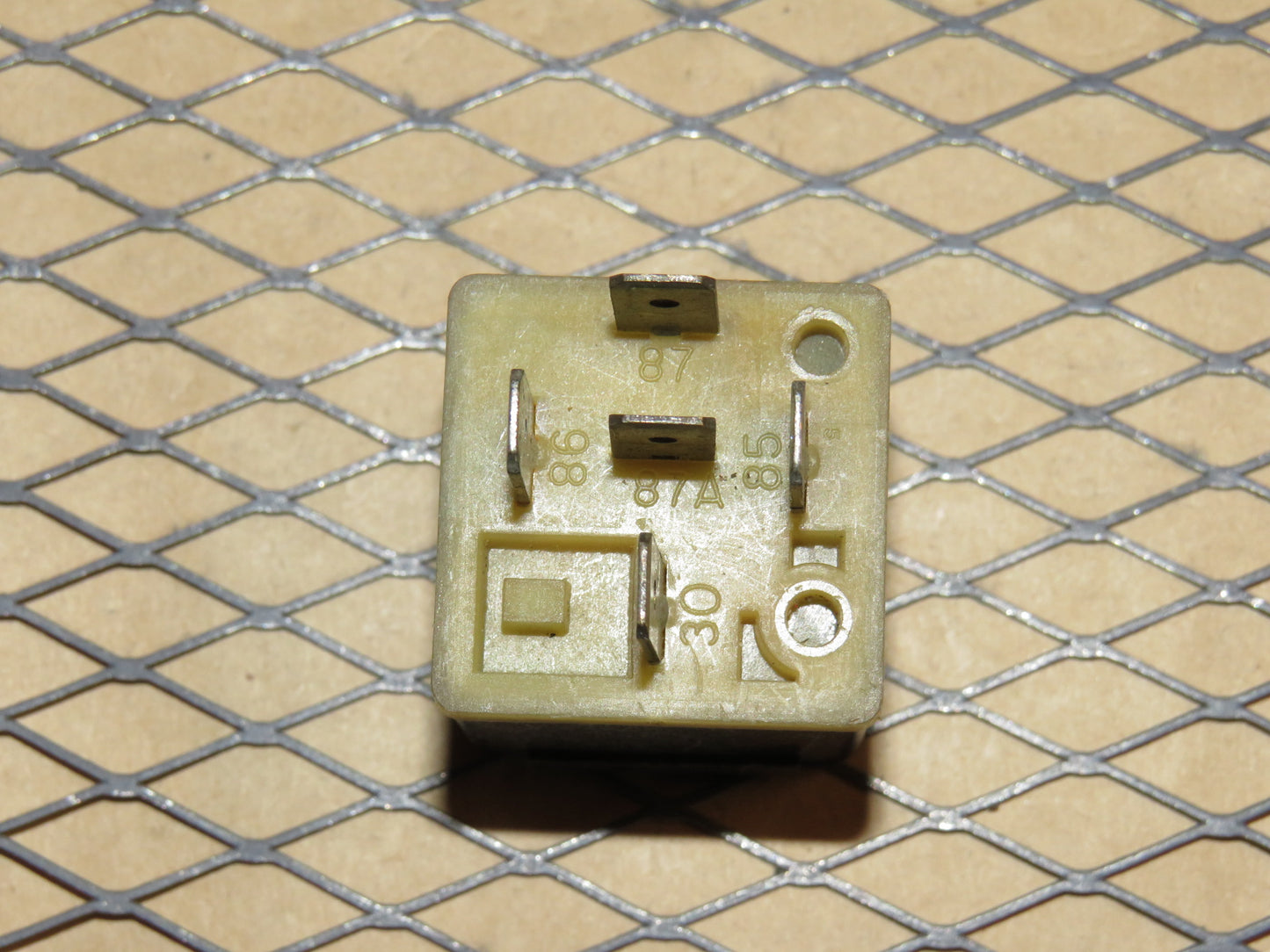 Ford Relay F0AB 14B192-A2A