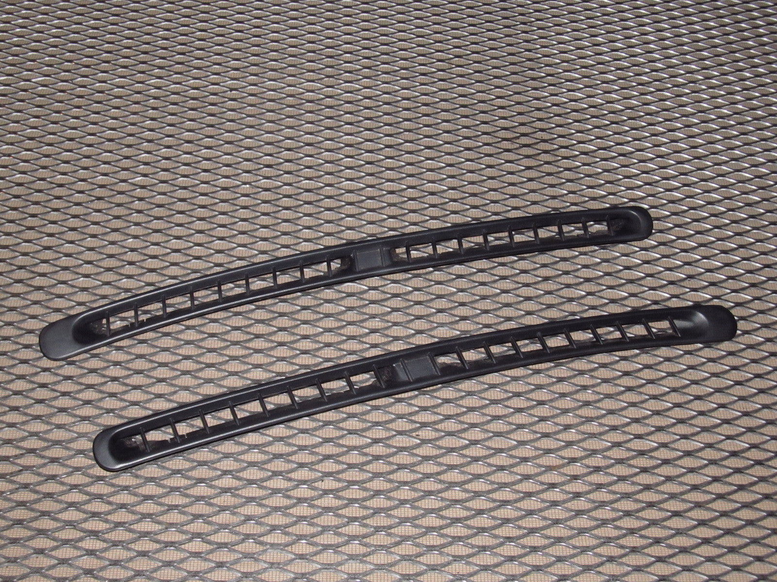 97 98 99 Mitsubishi Eclipse OEM Dash A/C Heater Defroster Vent