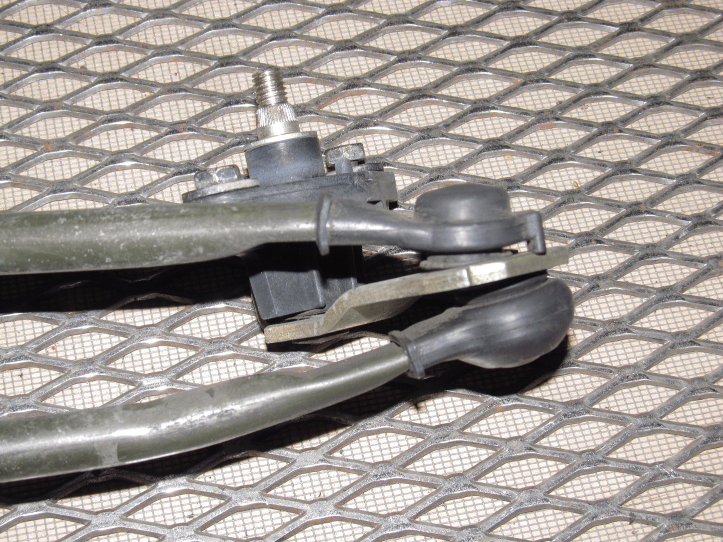 94 95 96 97 Mazda Miata OEM Front Wiper Linkage