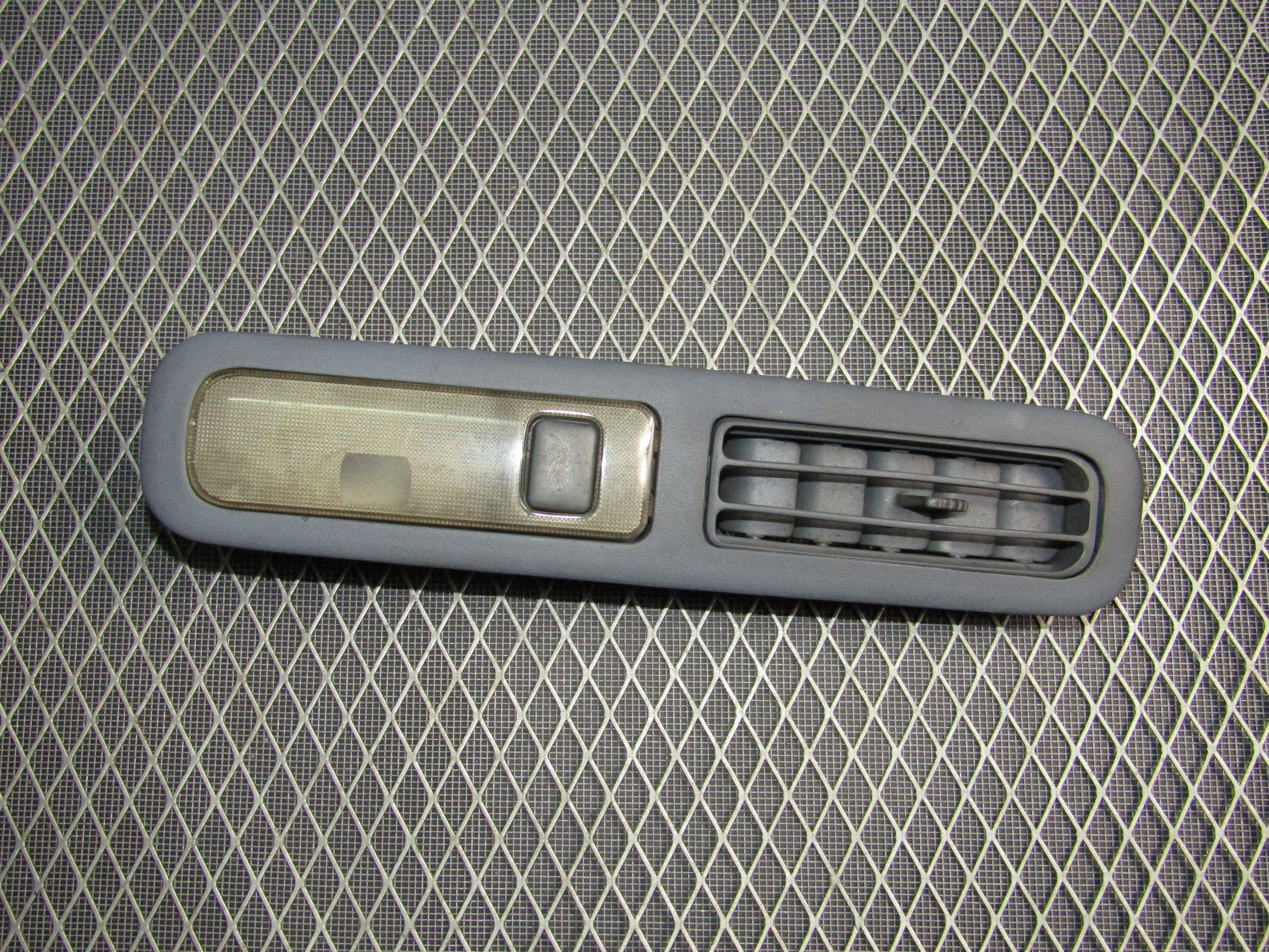 87-91 Toyota Crown Royal Saloon OEM Dash Vent & Light - Left