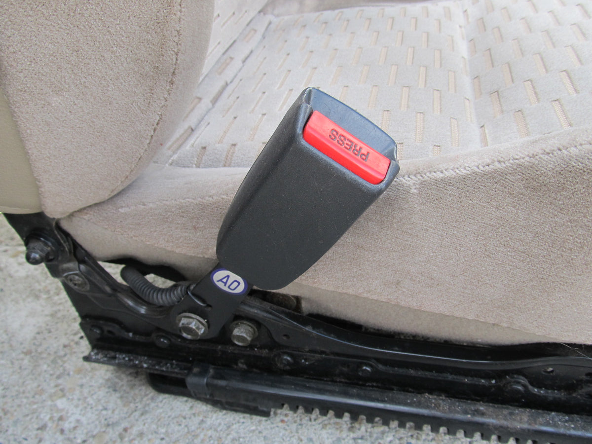 97 98 99 00 01 Honda Prelude OEM Front Seat Belt Buckle Receiver - Left