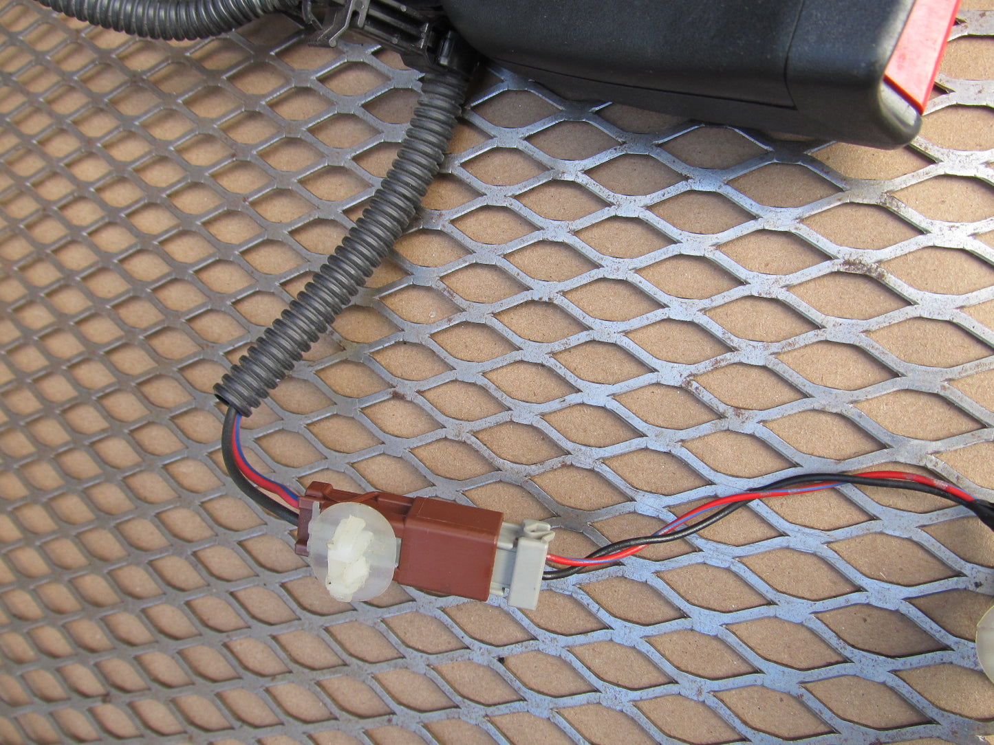 97 98 99 00 01 Honda Prelude OEM Front Seat Belt Buckle Receiver Pigtail Harness - Left