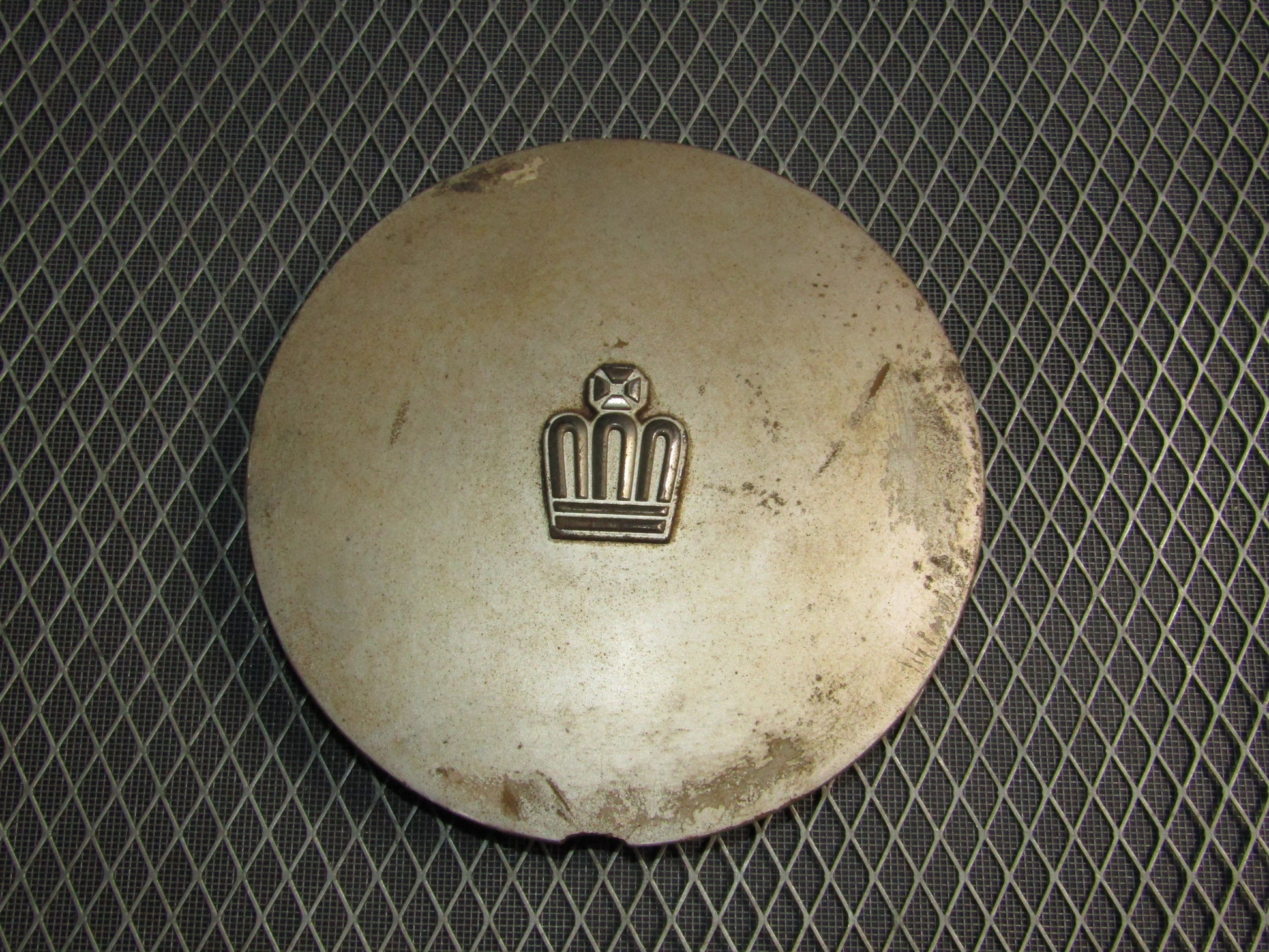 87-91 Toyota Crown Royal Saloon OEM Wheel Center Cap