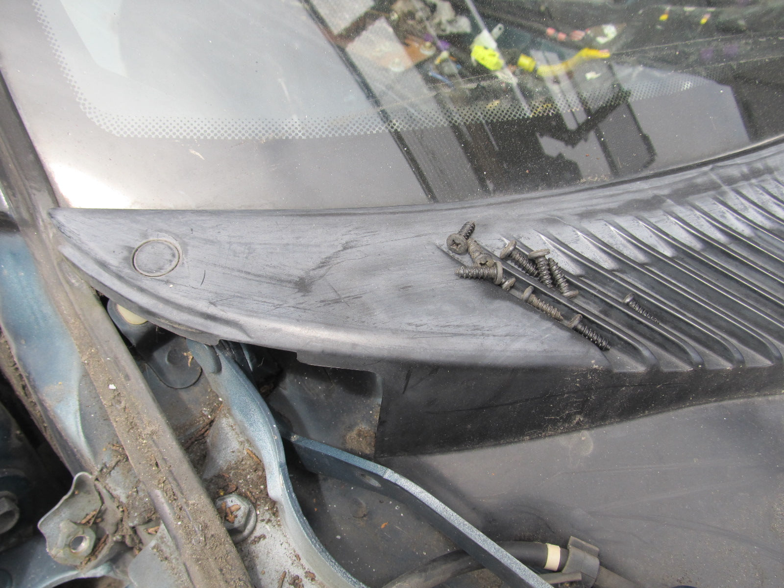 91 92 93 94 95 Toyota MR2 OEM Front Wiper Cowl Panel Mounting Bolt & C