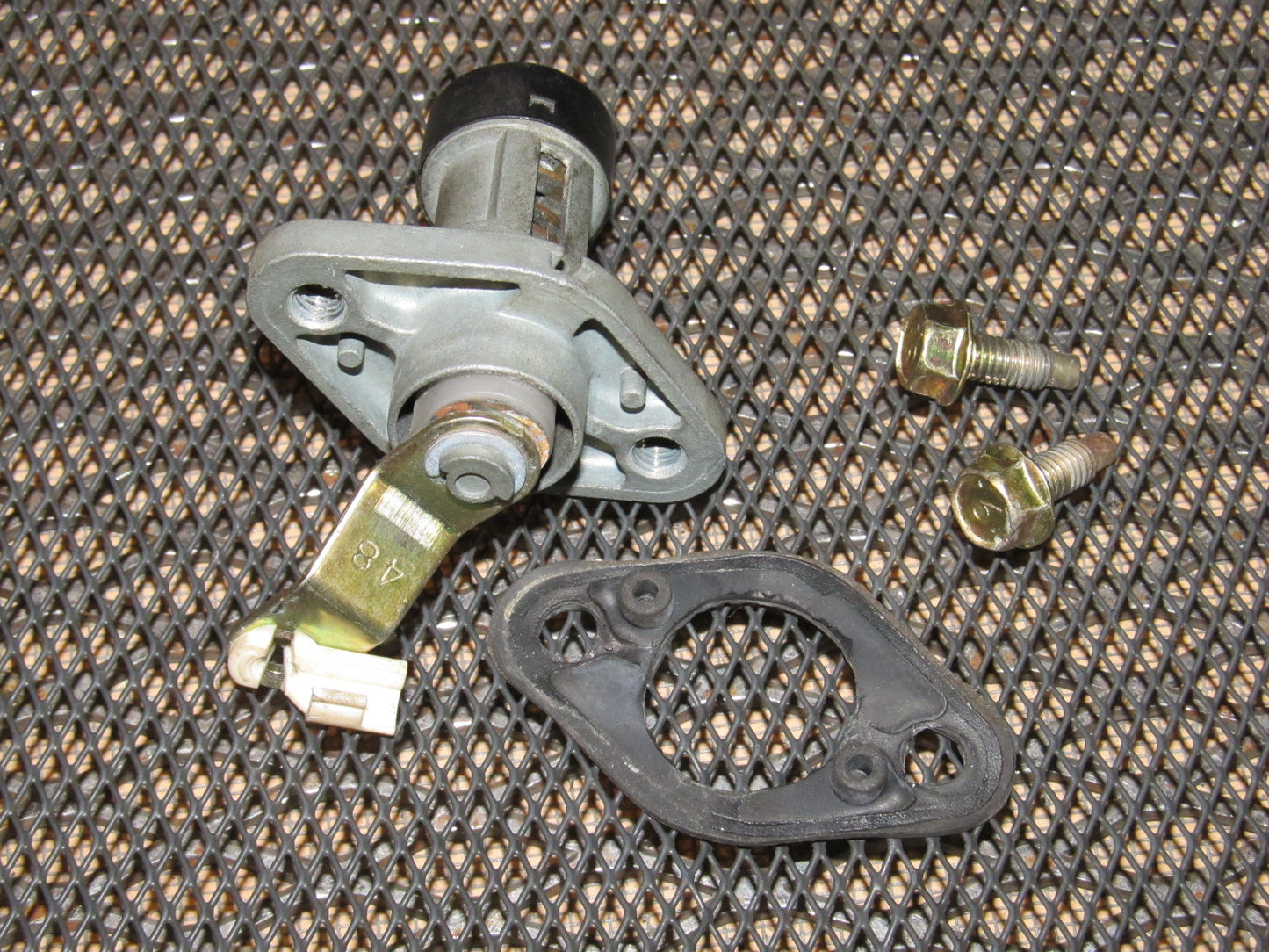 94 95 96 97 Mazda Miata OEM Trunk Lock Cylinder Tumbler
