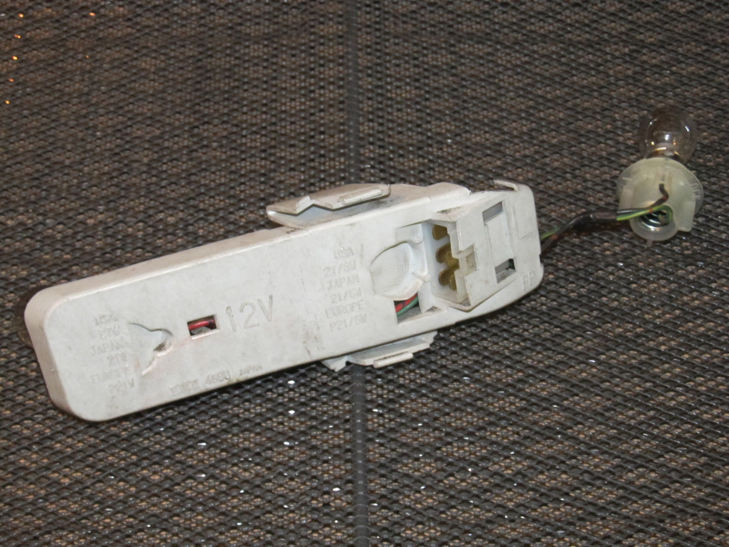 94 95 96 97 Mazda Miata OEM Tail Light Bulb Socket Panel - Left