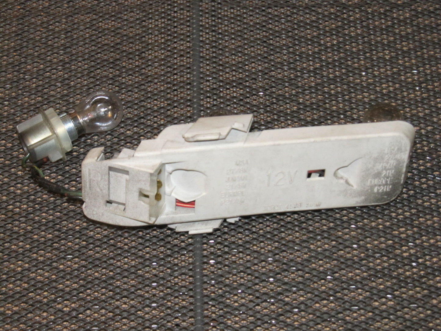 94 95 96 97 Mazda Miata OEM Tail Light Bulb Socket Panel - Right