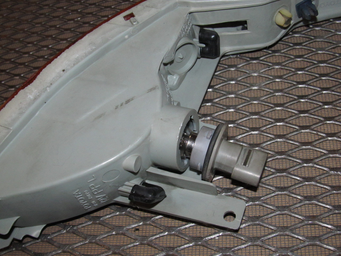 91 92 93 94 95 Toyota MR2 OEM Front Turn Signal Light Bulb Socket - Right