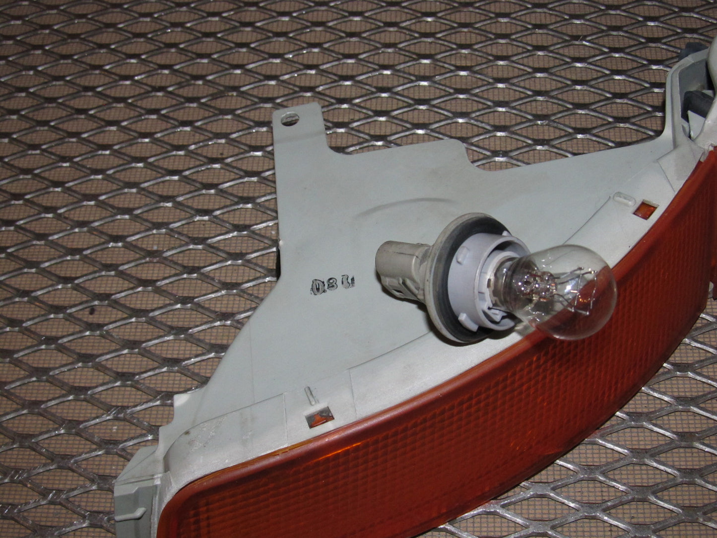 91 92 93 94 95 Toyota MR2 OEM Front Turn Signal Light Bulb Socket - Right