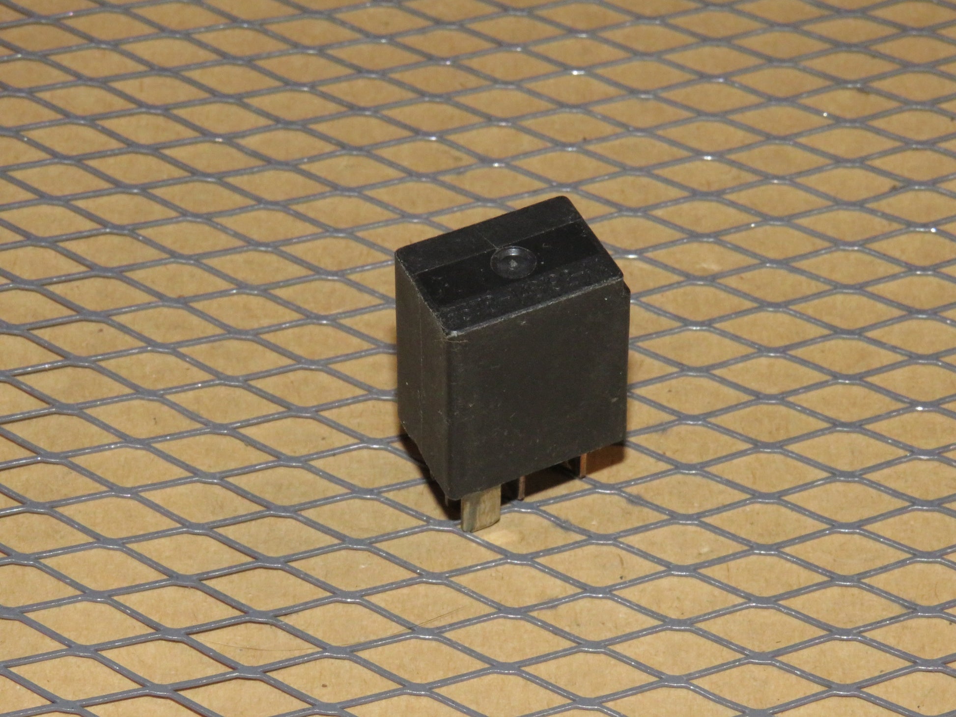 Ford Relay F57B-14B192-AA