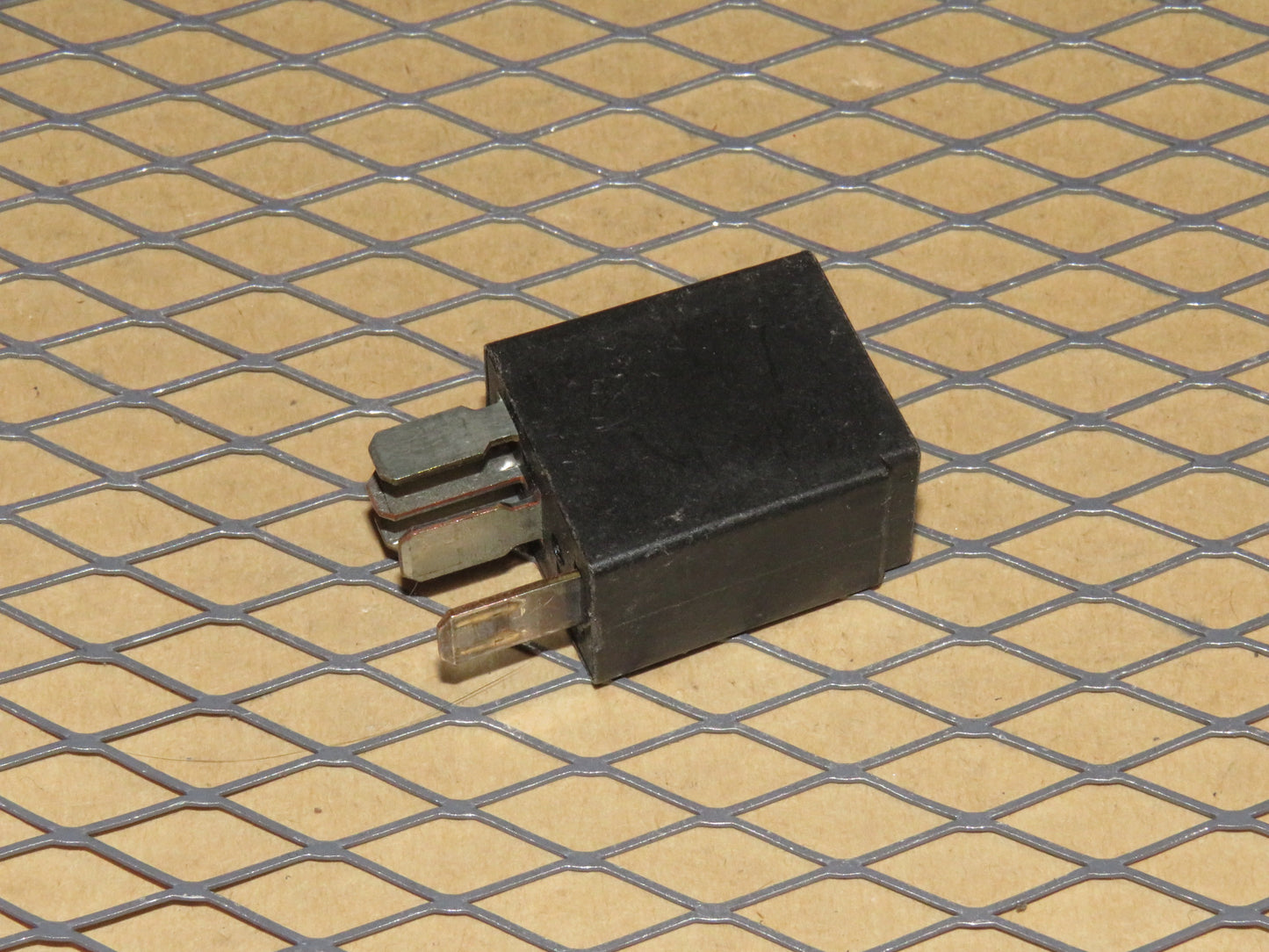 Ford Relay F57B-14B192-AA