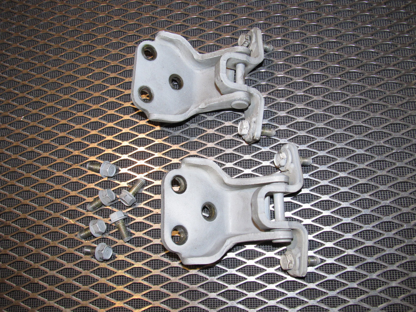 94 95 96 97 Mitsubishi 3000GT OEM Door Hinges - Right Set