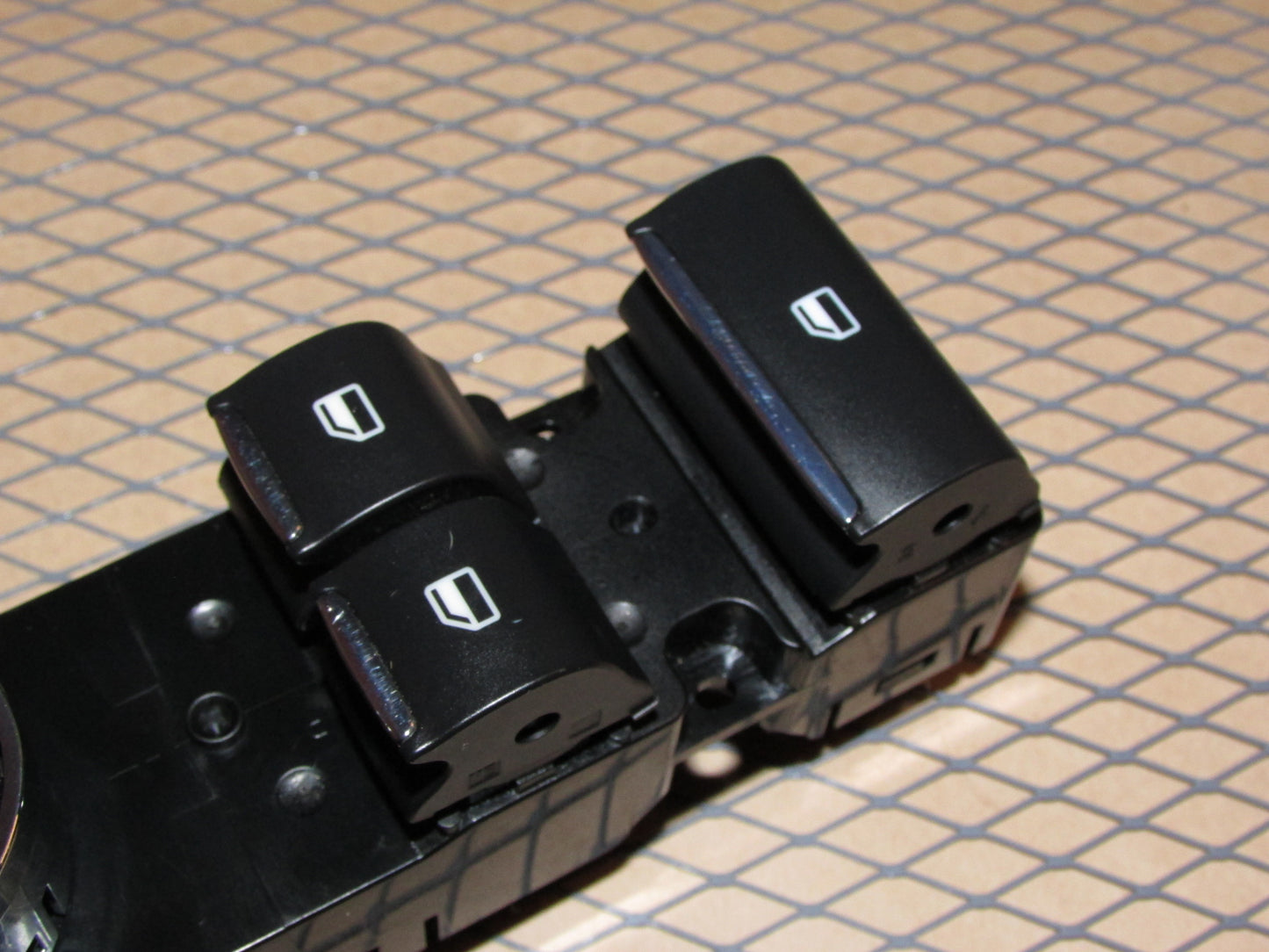 15 16 17 18 19 20 21 Ford Mustang OEM Power Window & Mirror Switch - Left