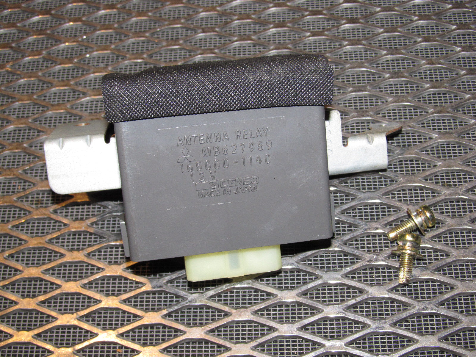 94 95 96 97 Mitsubishi 3000GT OEM Antenna Relay