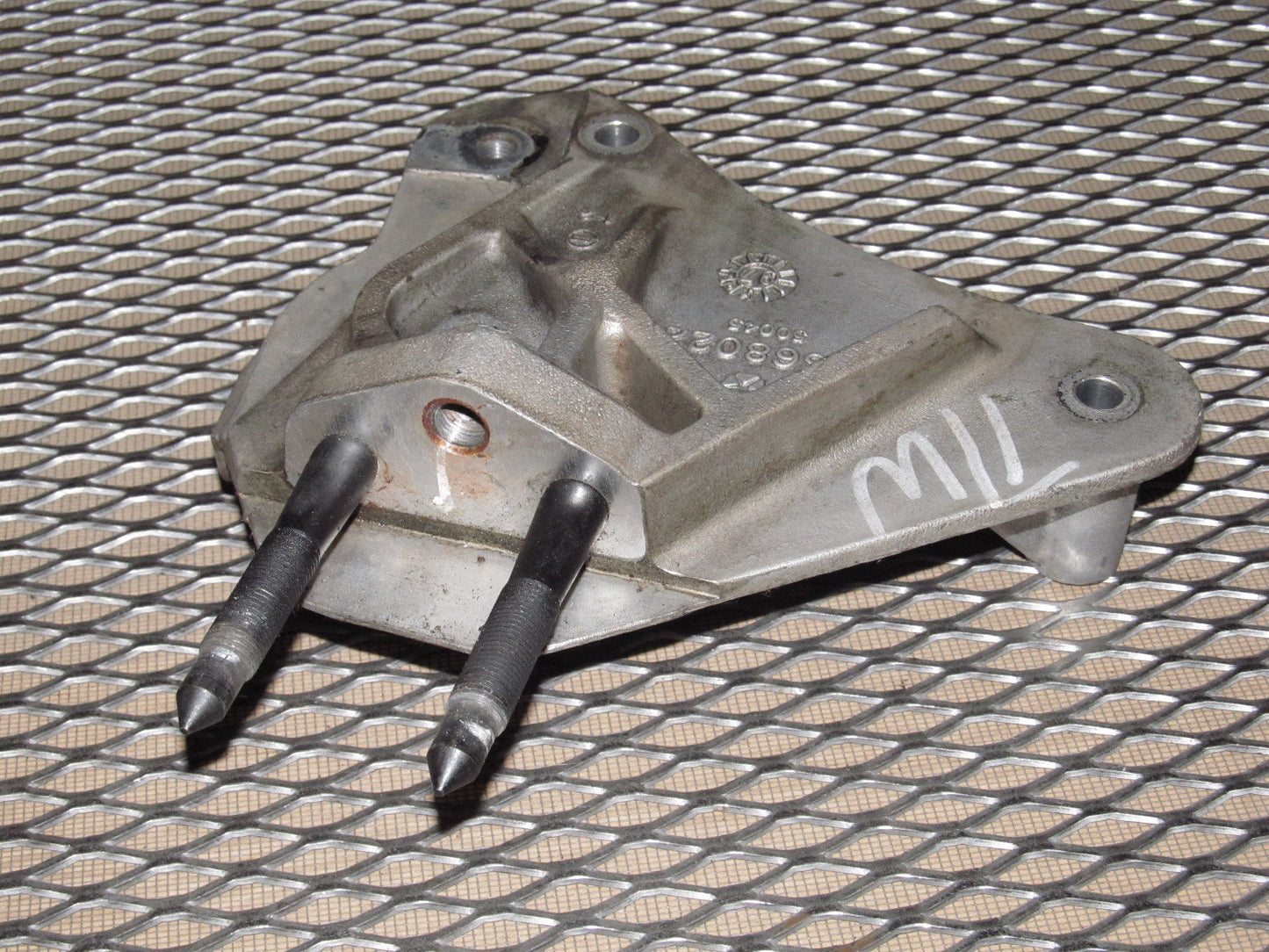 97 98 99 Mitsubishi Eclipse OEM Engine Motor Mount Bracket - Right - NA 2.0L