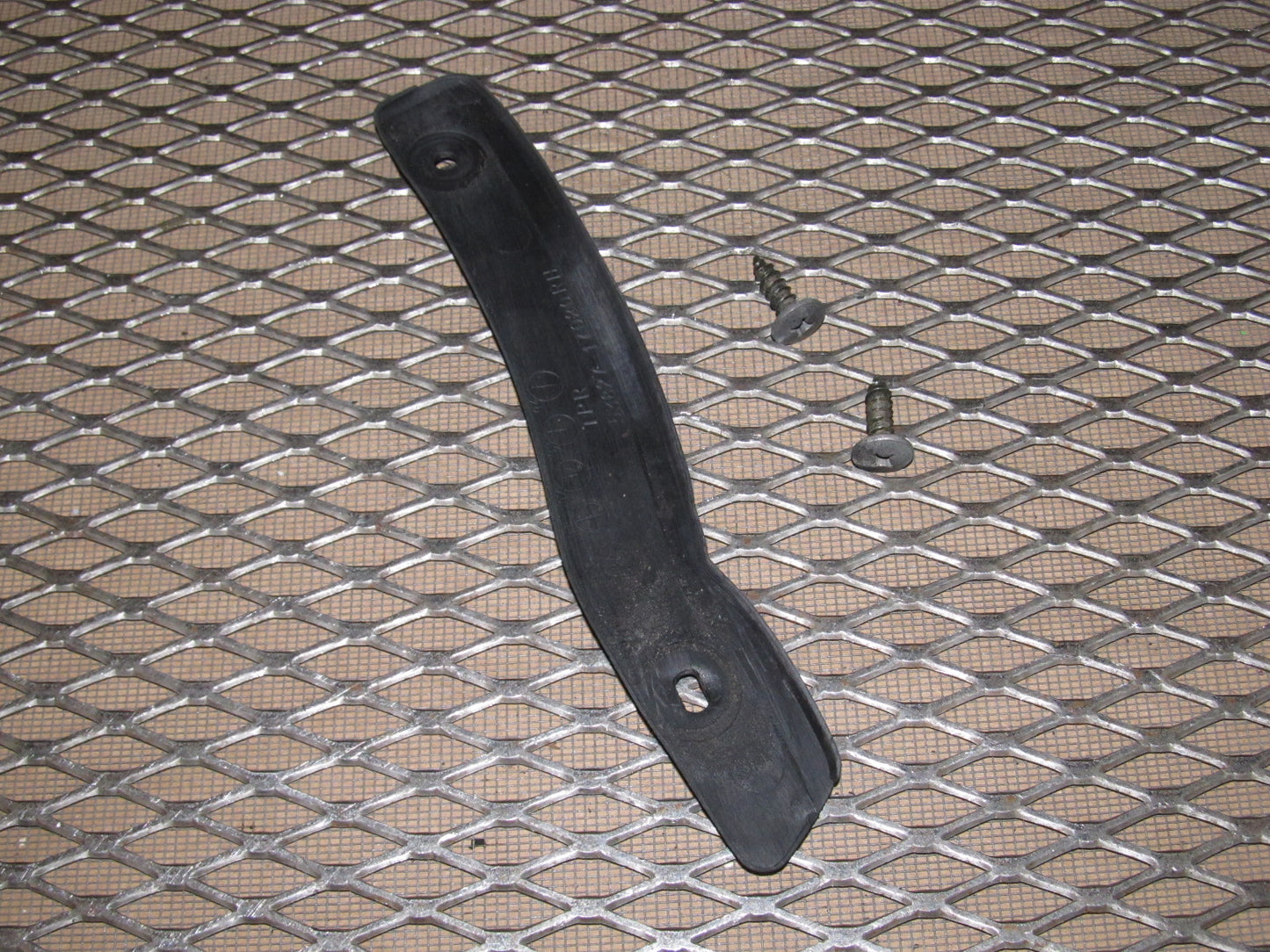 91 92 93 94 95 Toyota MR2 OEM Front Fender Wheel Mounting Trim Moulding - Right