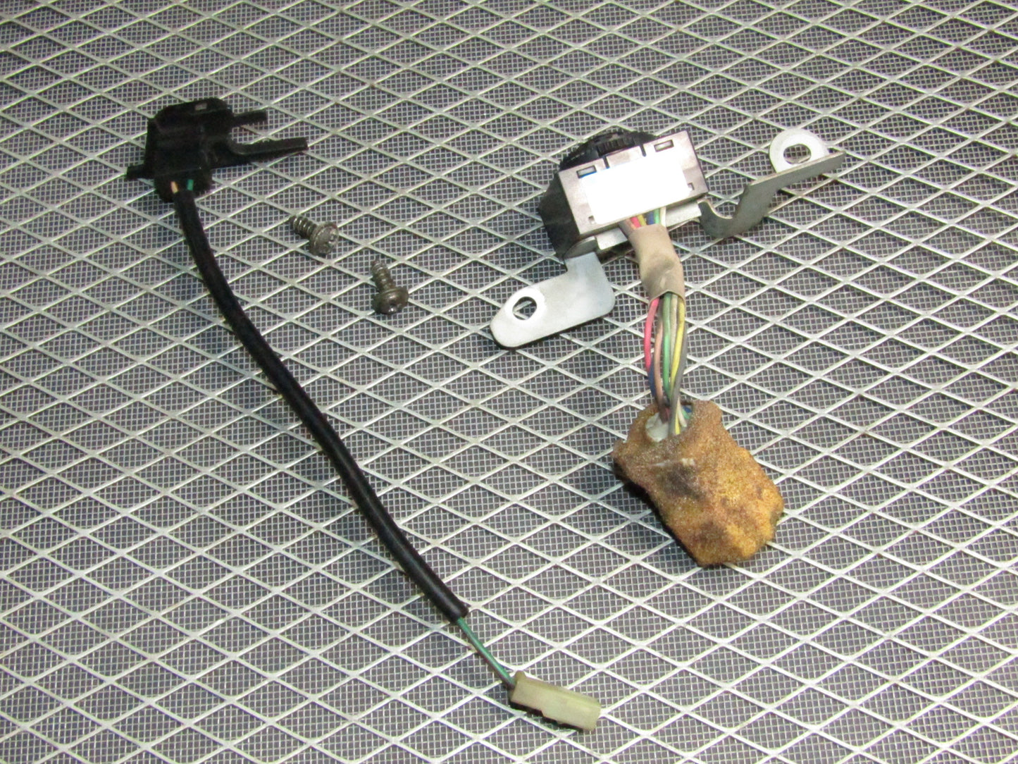 87 88 89 90 91 Toyota Crown Royal Saloon OEM Auto Light Control Sensor