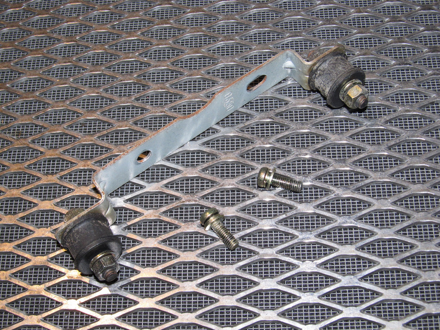94 95 96 97 Mitsubishi 3000GT OEM Antenna Mounting Bracket