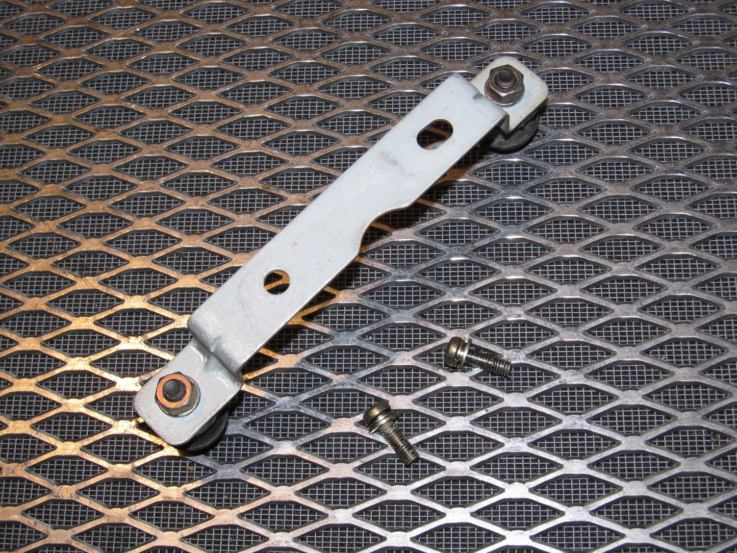 94 95 96 97 Mitsubishi 3000GT OEM Antenna Mounting Bracket