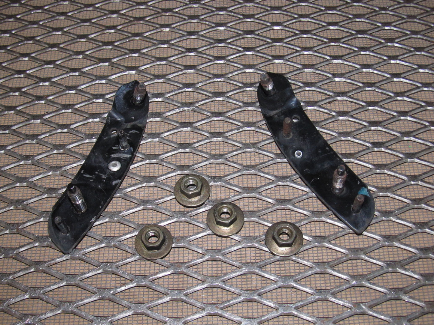 91 92 93 94 95 Toyota MR2 OEM Front Bumper Cover & Fender Mounting Bracket