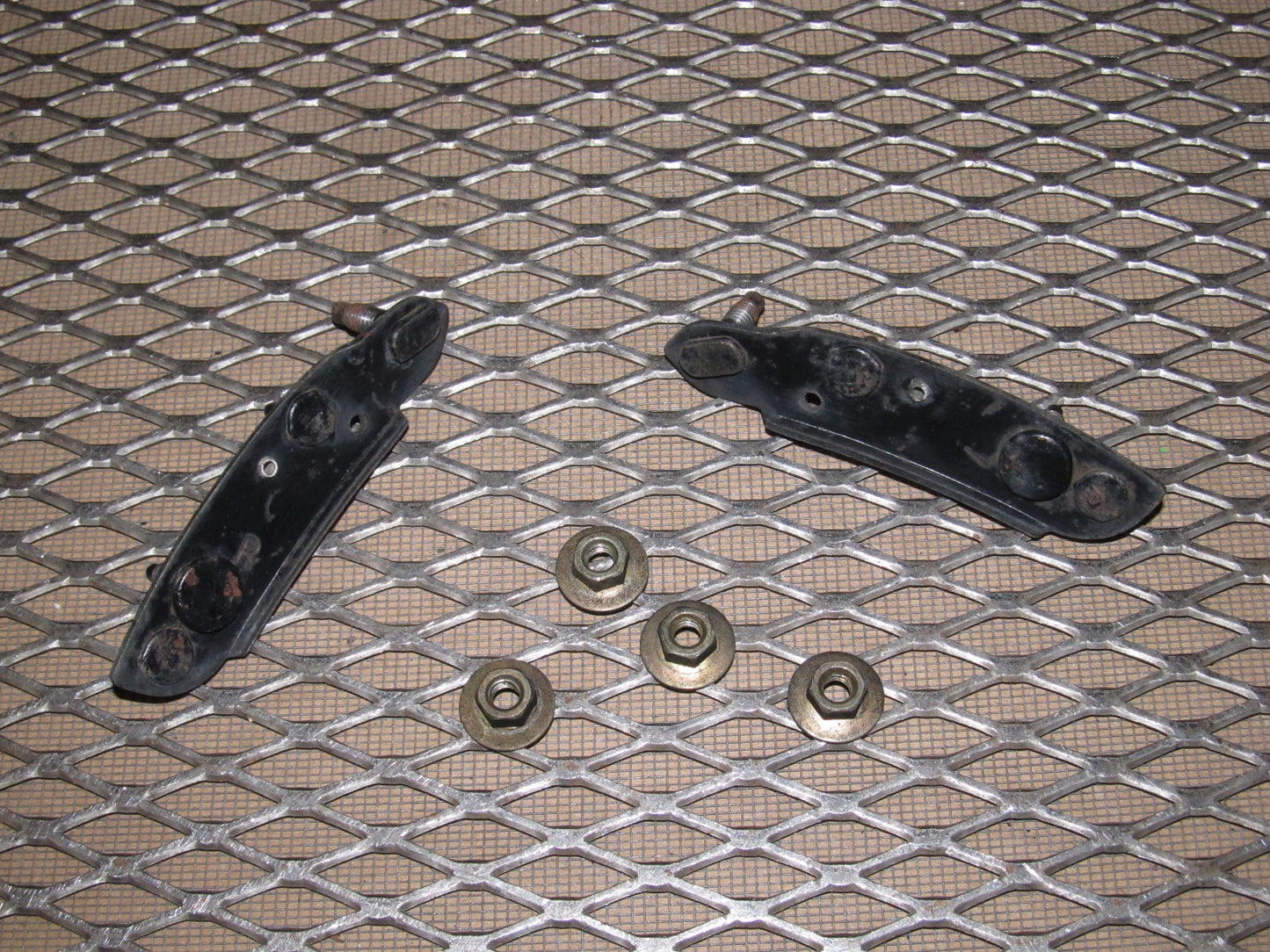 91 92 93 94 95 Toyota MR2 OEM Front Bumper Cover & Fender Mounting Bracket