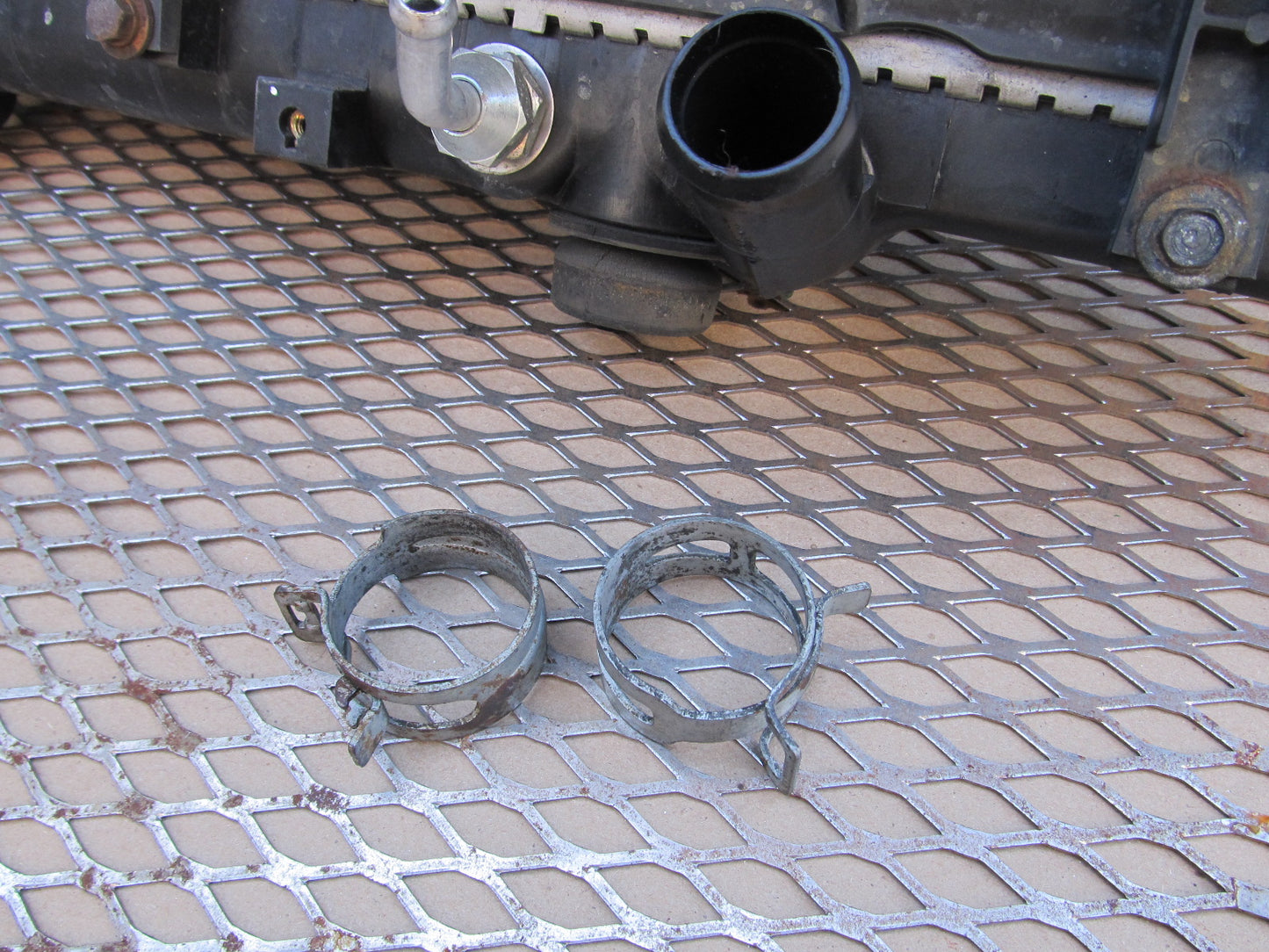 97 98 99 00 01 Honda Prelude OEM Lower Radiator Hose Lock Clamp