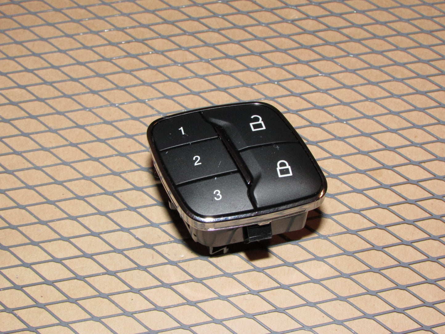 15 16 17 18 19 20 21 Ford Mustang OEM Power Door Lock & Seat Memory Switch - Left