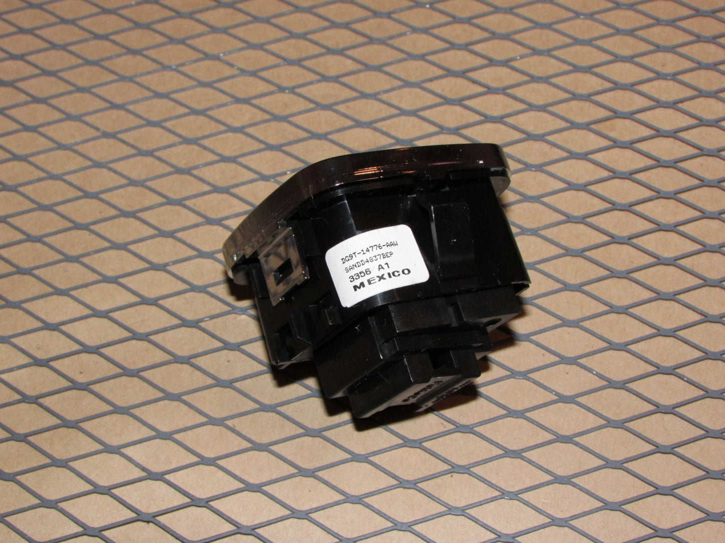 15 16 17 18 19 20 21 Ford Mustang OEM Power Door Lock & Seat Memory Switch - Left