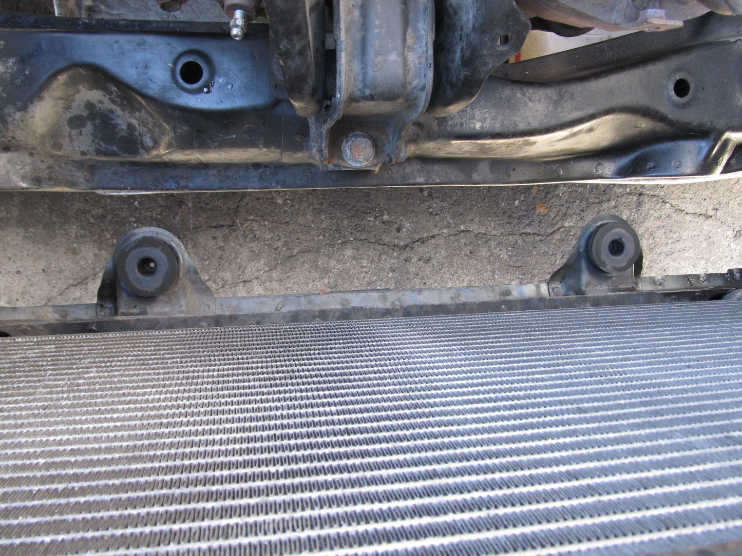 97 98 99 00 01 Honda Prelude OEM Lower Radiator Holder Mount Bushing