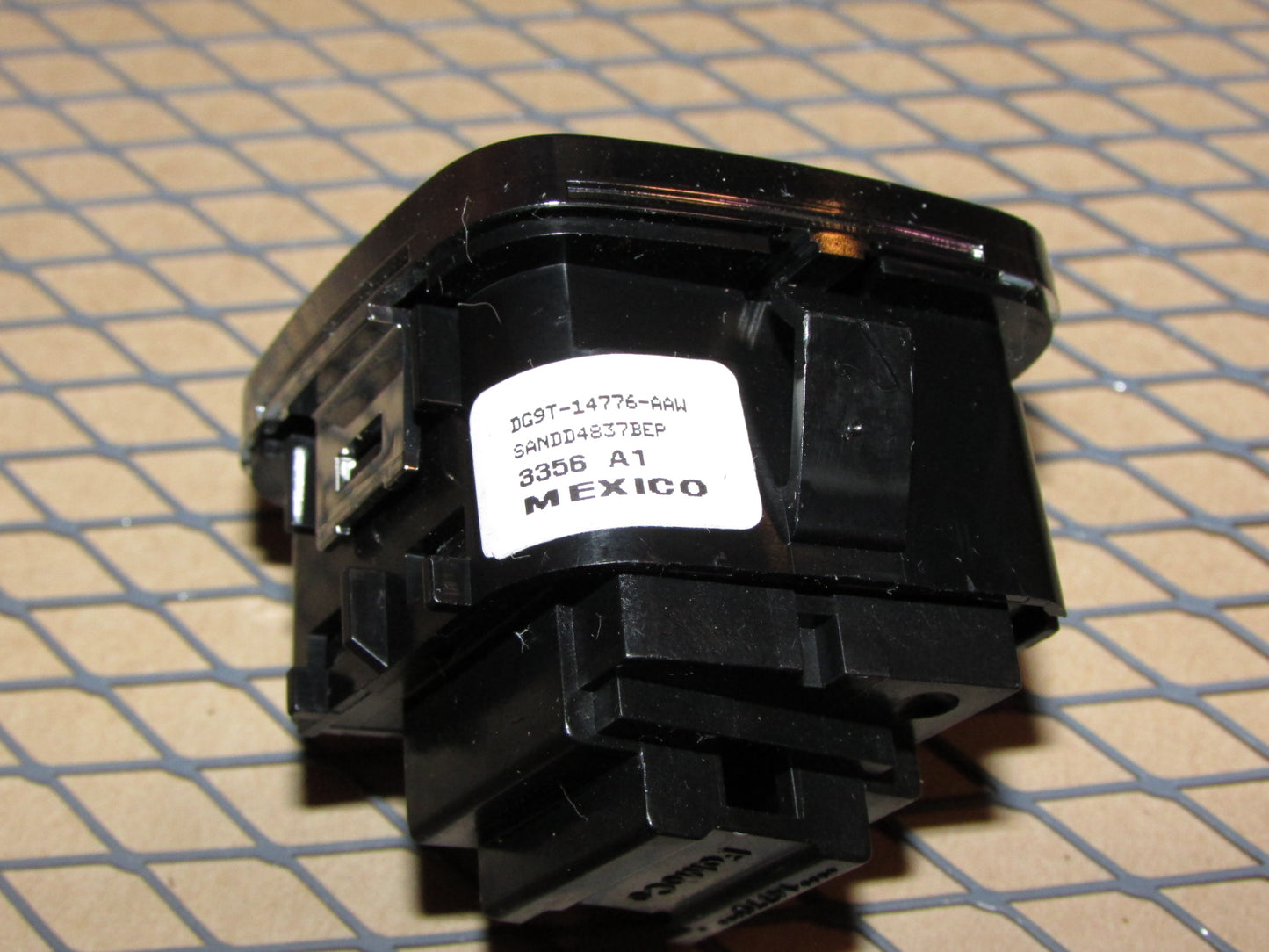 15 16 17 18 19 20 21 Ford Mustang OEM Power Door Lock & Seat Memory Switch - Left