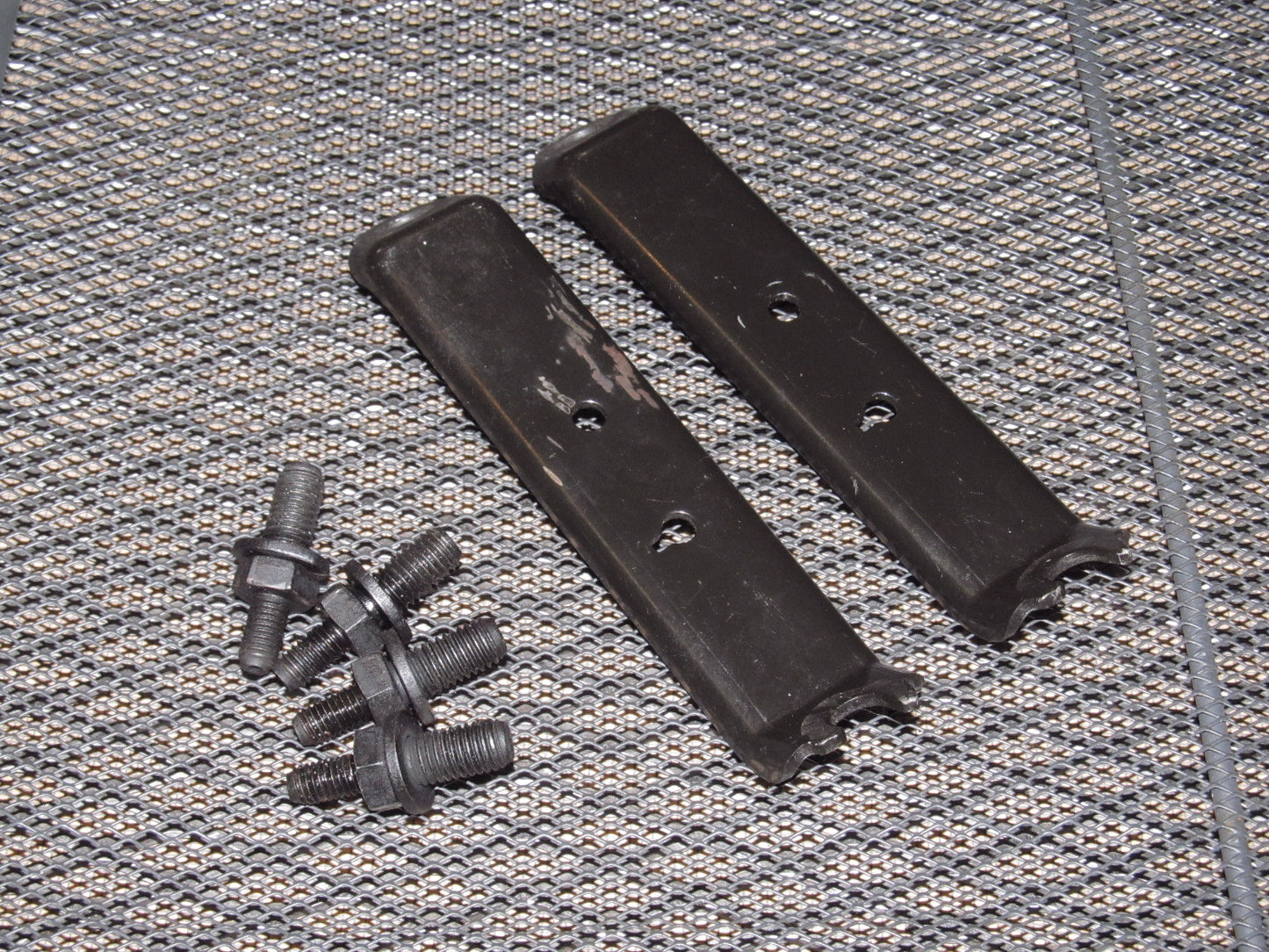 97 98 99 Mitsubishi Eclipse OEM Intake Manifold Bracket - NA 2.0L