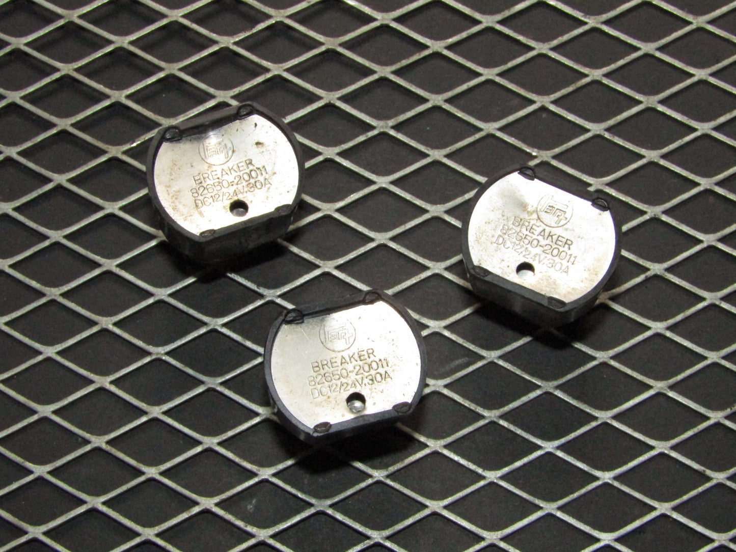 87-91 Toyota Crown Royal Saloon OEM Fuse Breaker - 82650-20011