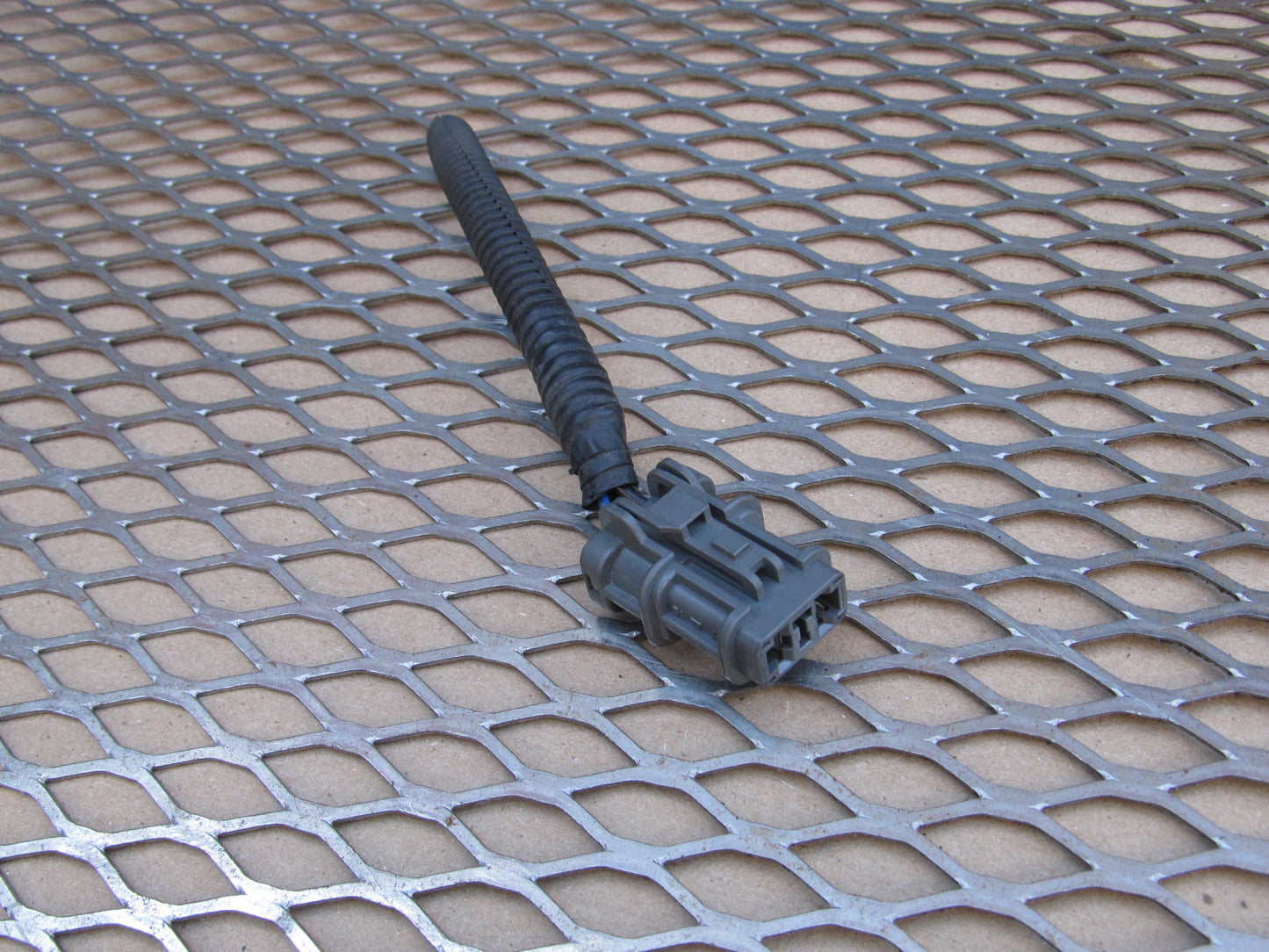 97 98 99 00 01 Honda Prelude OEM A/C Condenser Fan Pigtail Harness - Right