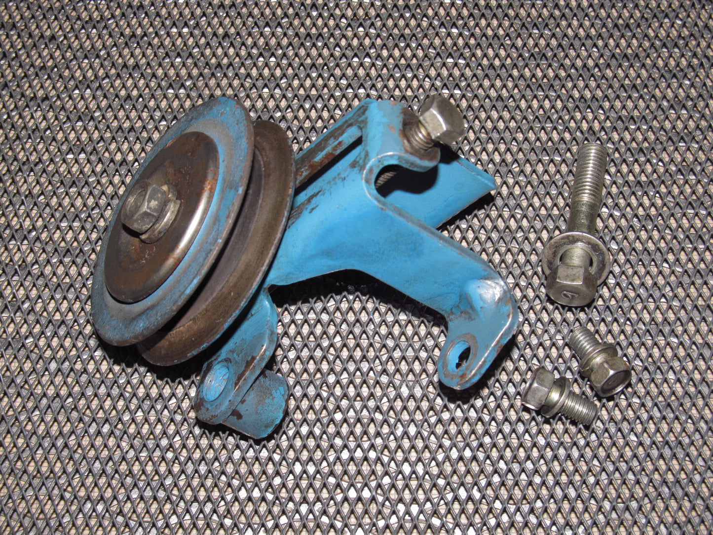 79 80 Datsun 280zx OEM Engine A/C Tensioner Pulley & Bracket