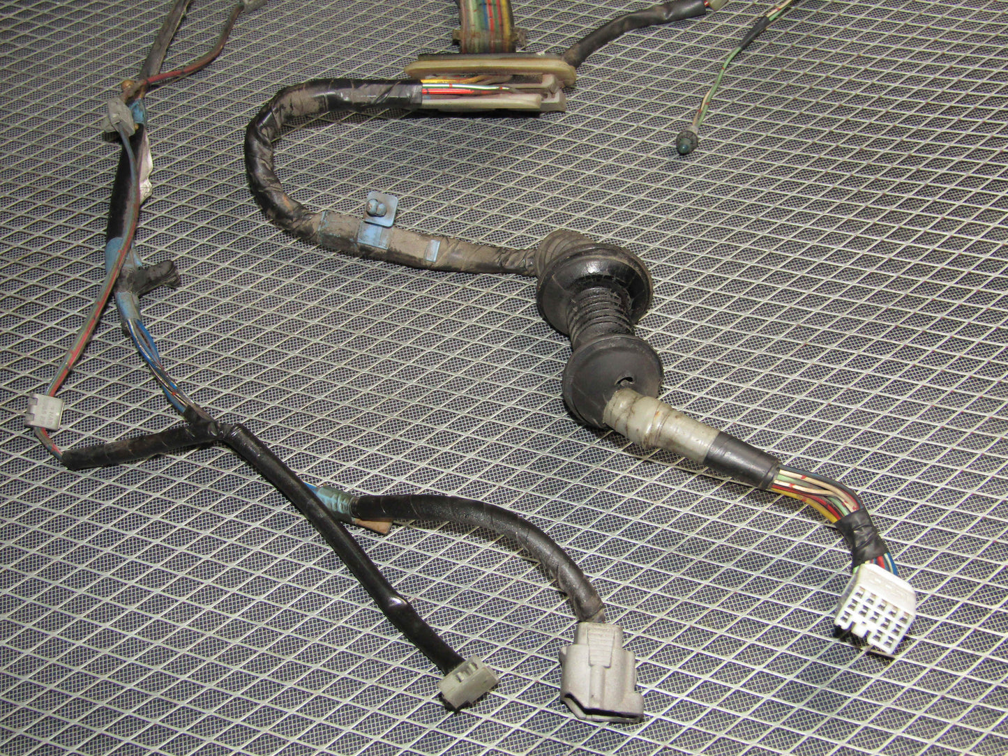 87 88 89 90 91 Toyota Crown Royal Saloon OEM Door Wiring Harness - Rear Left