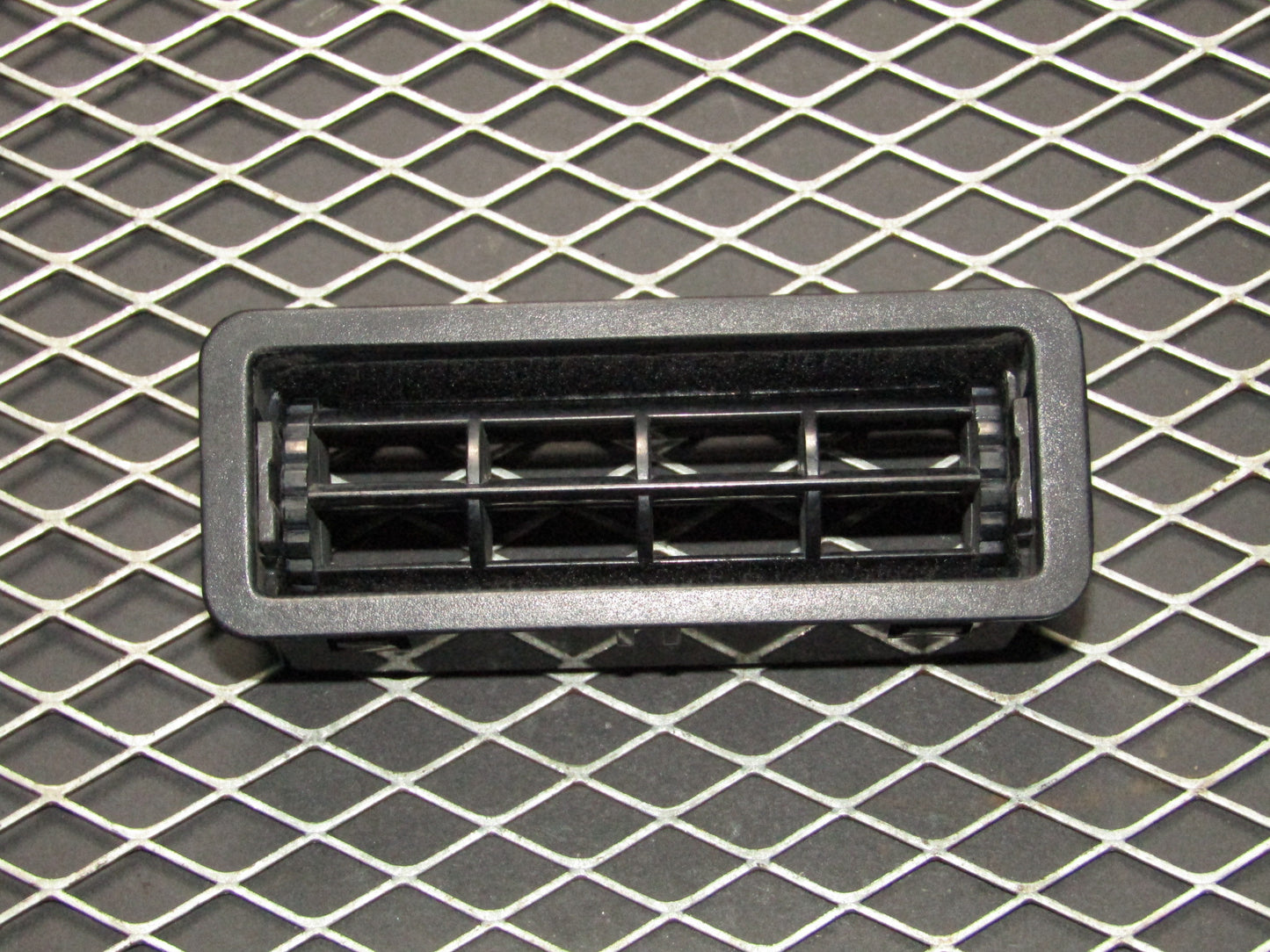 87-91 Toyota Crown Royal Saloon OEM A/C Heater Air Vent - Left