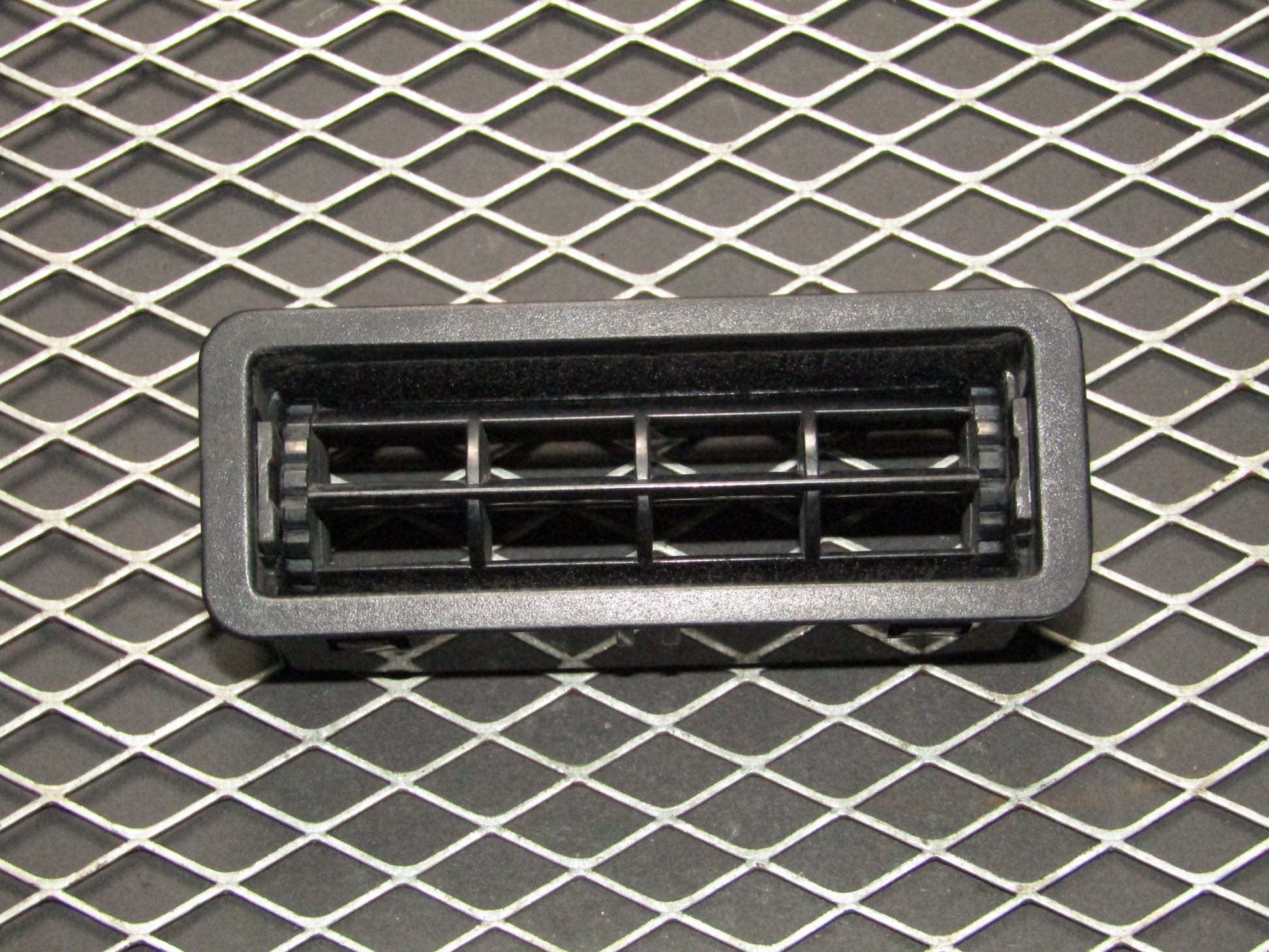 87-91 Toyota Crown Royal Saloon OEM A/C Heater Air Vent - Left