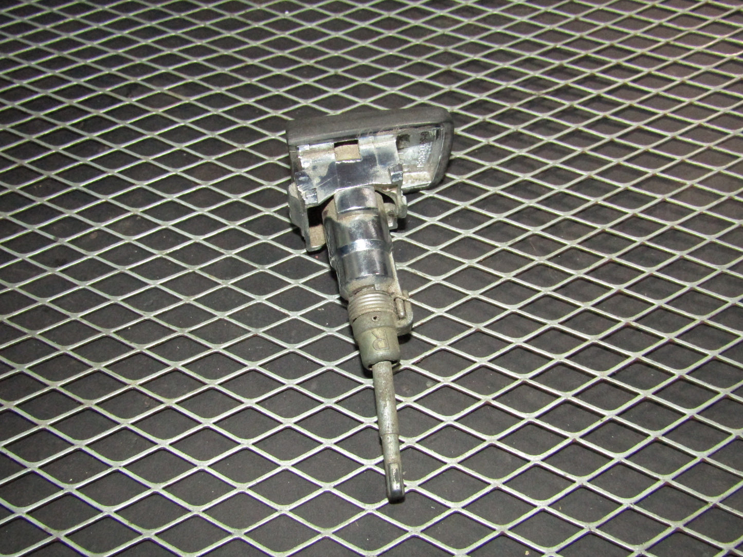 86-93 Mercedes Benz 300E OEM Front Door Lock Tumbler - Right