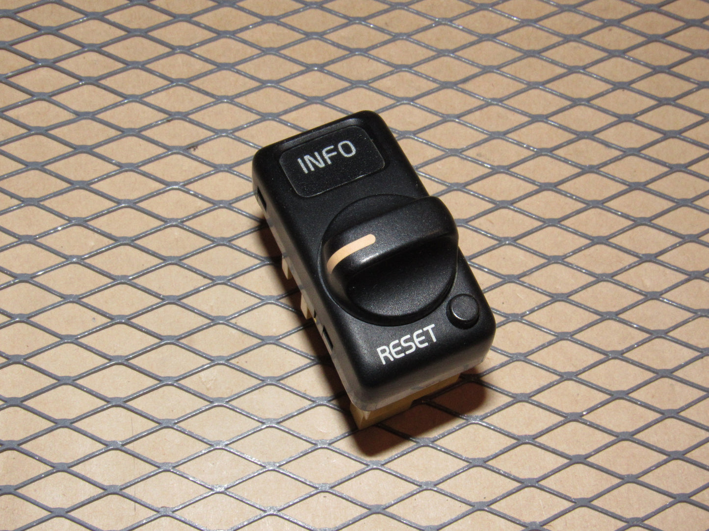 95 96 97 Volvo 850 OEM Info Reset Switch