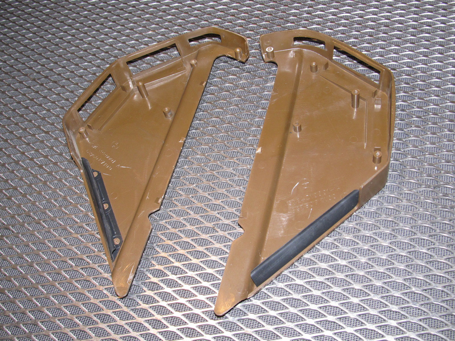 81 82 83 Datsun 280zx OEM Dash Side Vent Cover Bezel - Set