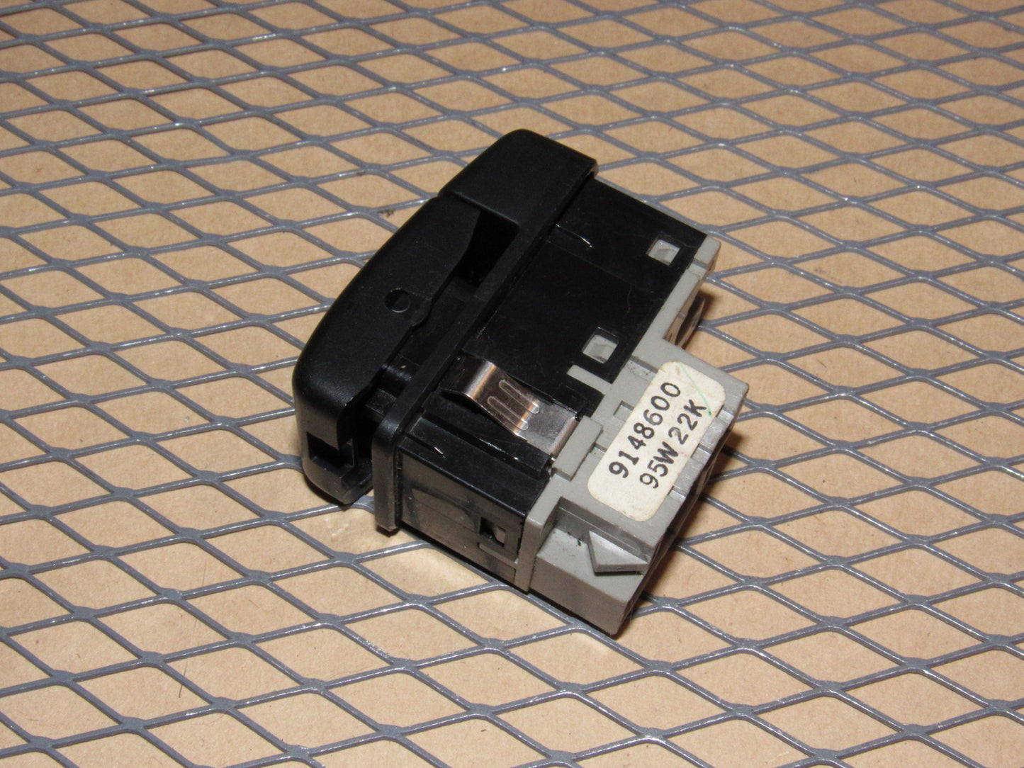 95 96 97 Volvo 850 OEM Traction Tracs Switch