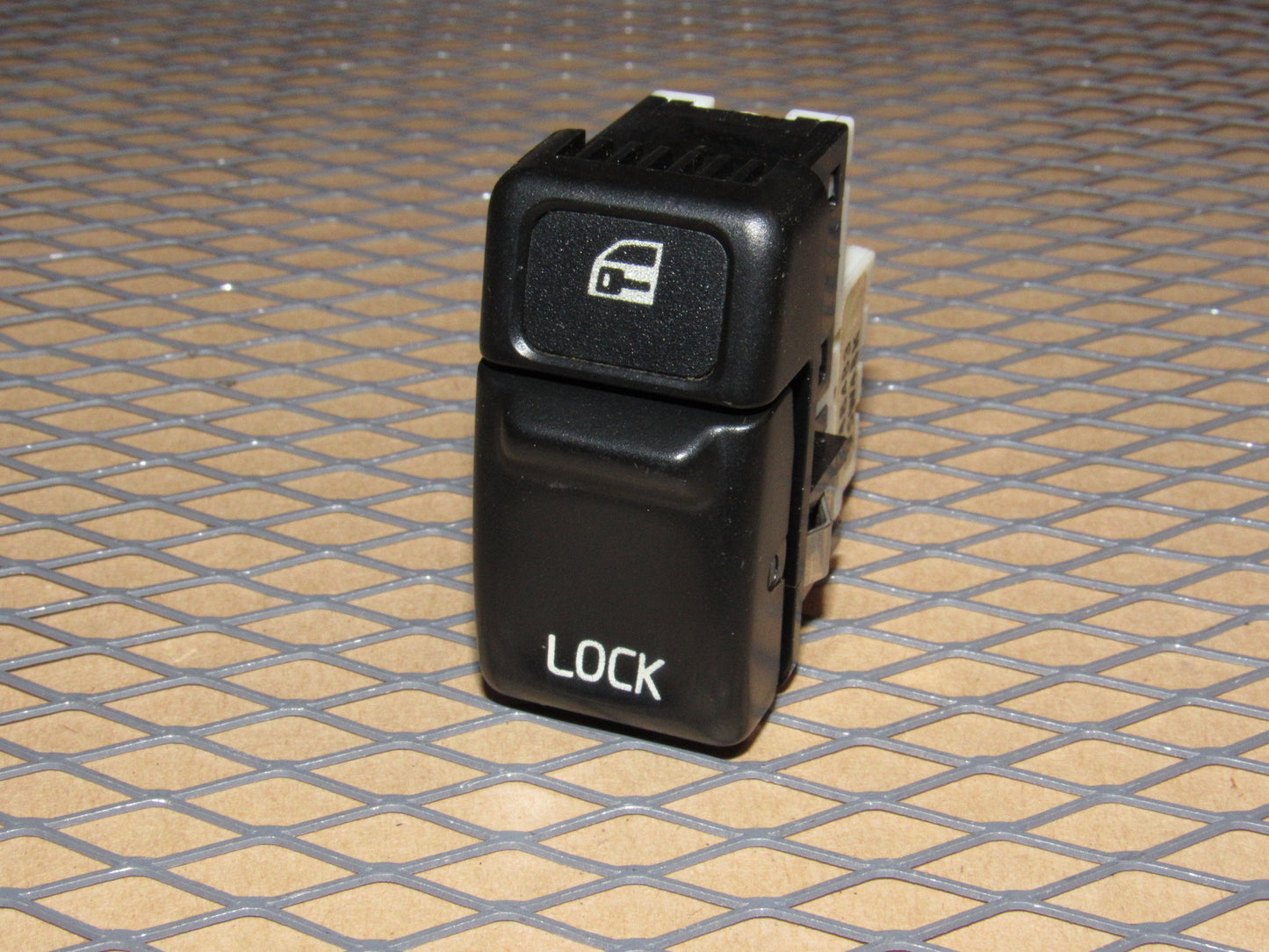 95 96 97 Volvo 850 OEM Central Power Door Lock Switch