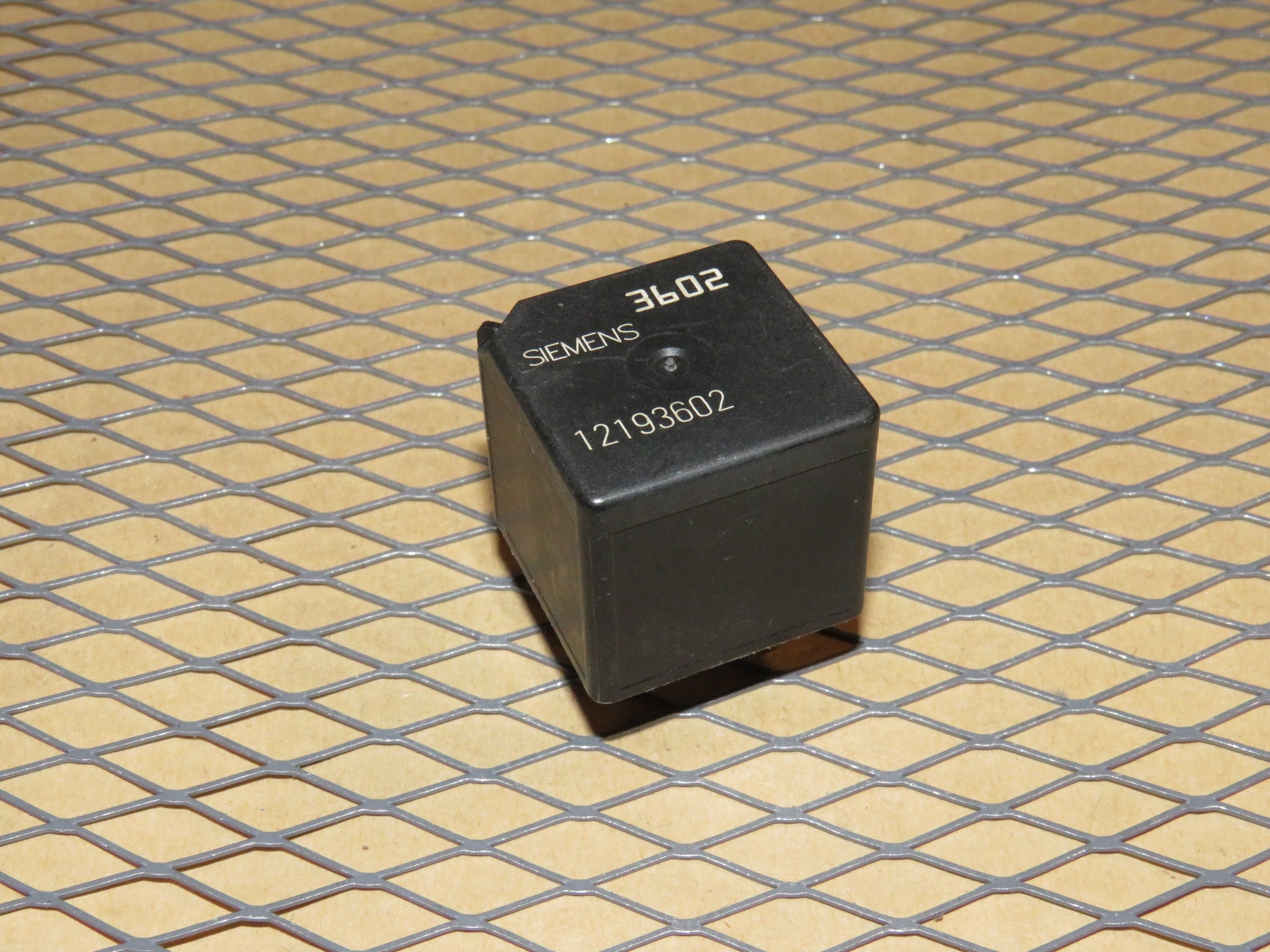 GM Relay 3602 / 12193602 – Autopartone.com
