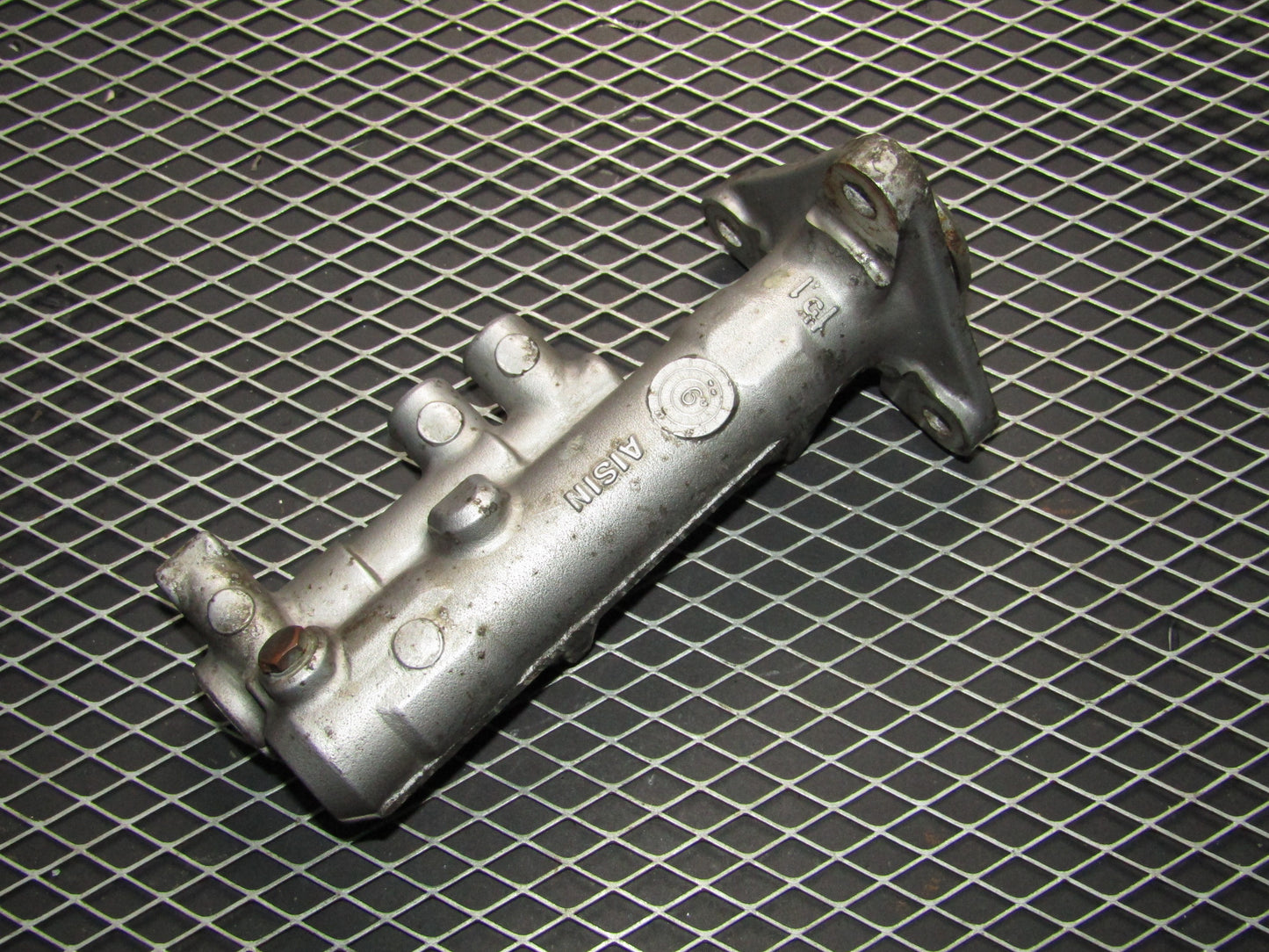 87 88 89 90 91 Toyota Crown Royal Saloon OEM Master Brake Cylinder