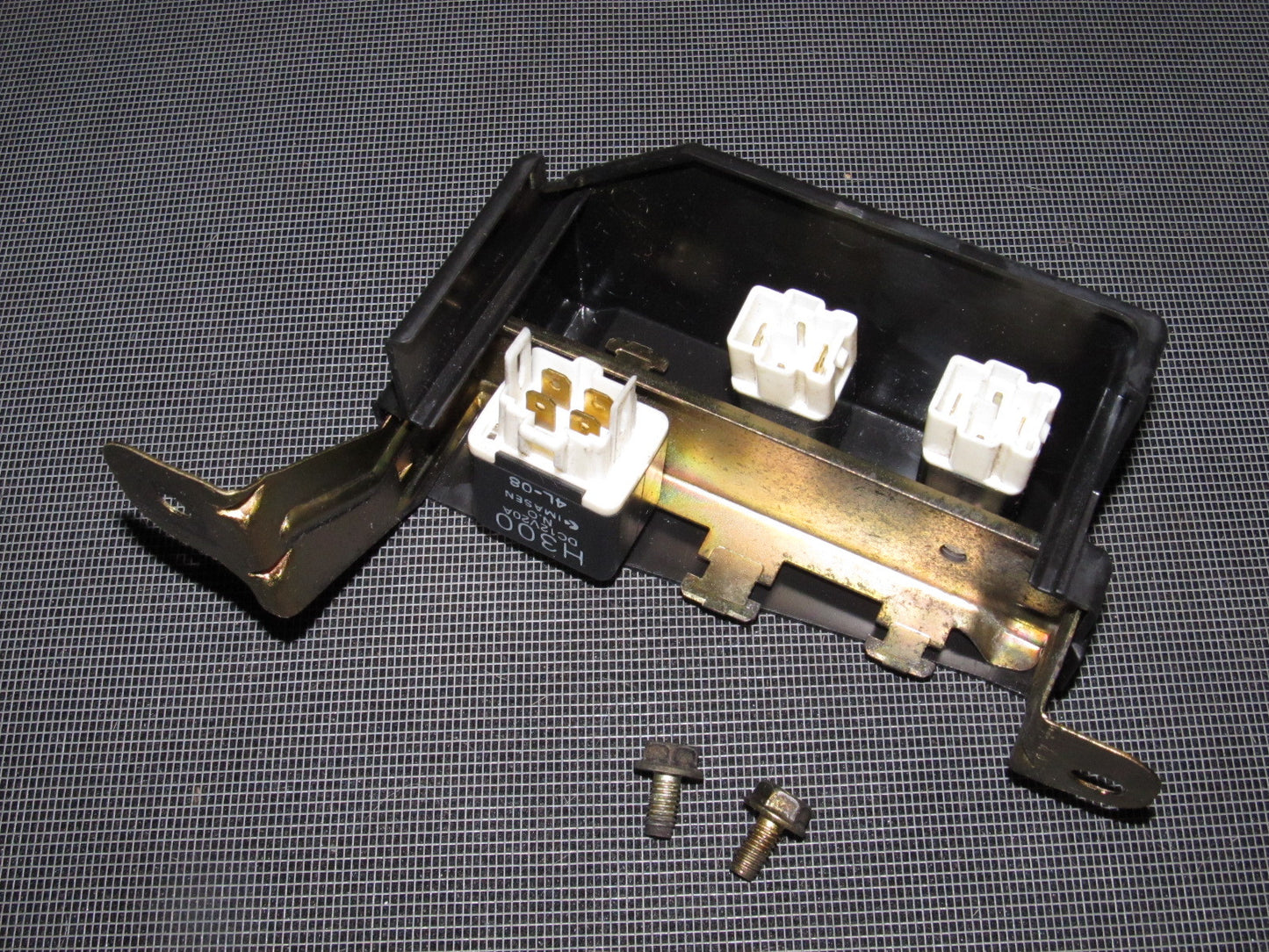 94 95 96 97 Mazda Miata OEM Engine  Fuse Box