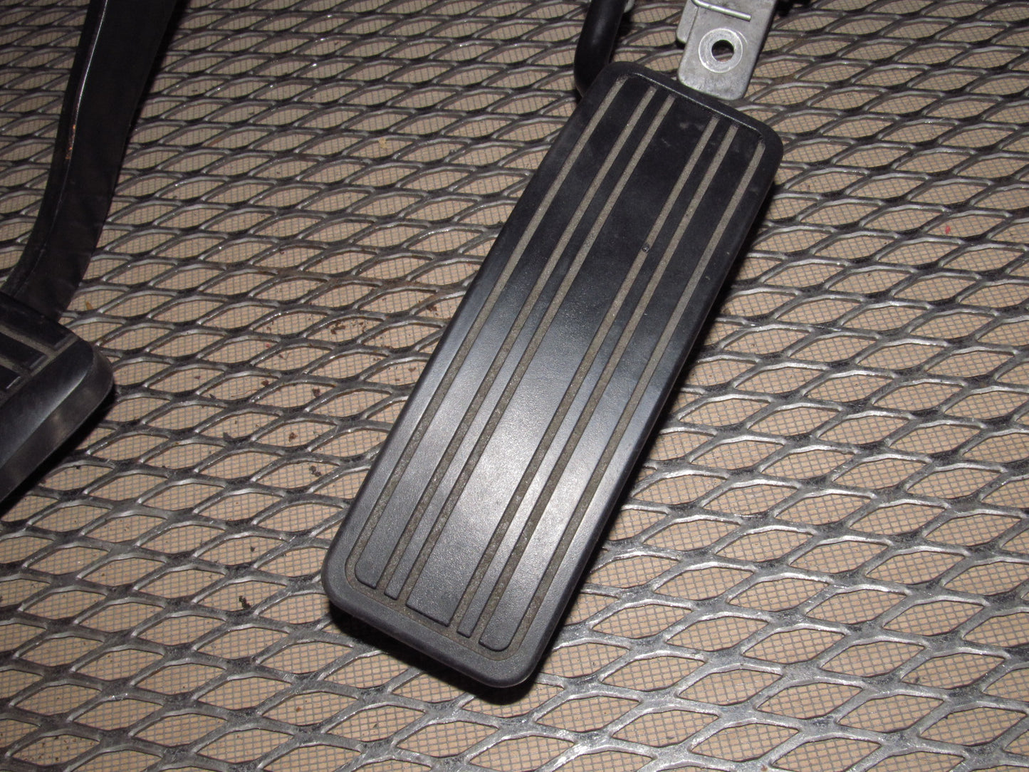 87 88 89 Nissan 300zx OEM A/T Gas & Brake Pedal Assembly Set