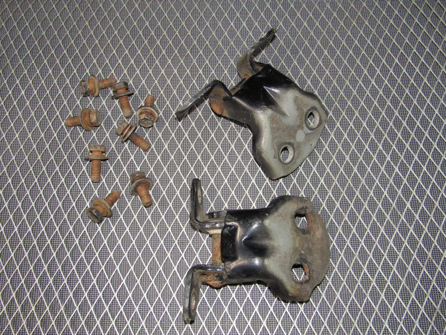 87 88 89 90 91 Toyota Crown Royal Saloon OEM Door Hinges - Front Left Set