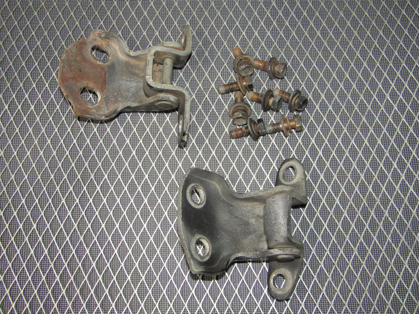 87-91 Toyota Crown Royal Saloon OEM Door Hinges - Front Right Set