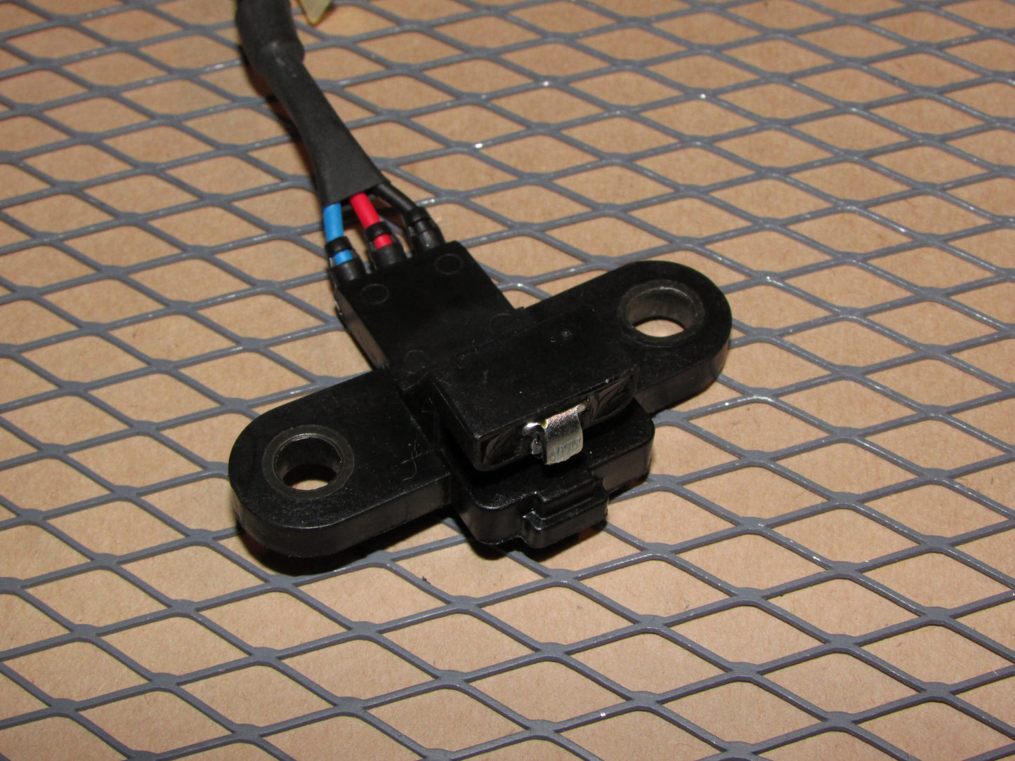 95 96 97 98 99 Mitsubishi Eclipse Turbo OEM Crankshaft Crank Position Sensor